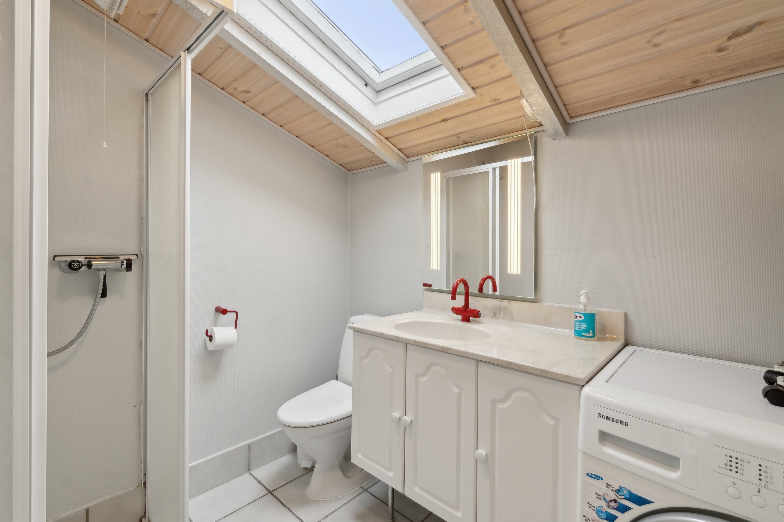 Fremhævet badeværelse billede i fuldskærmstilstand. Billede af Ingerslevvej 2, Vorupør, 7700 Thisted