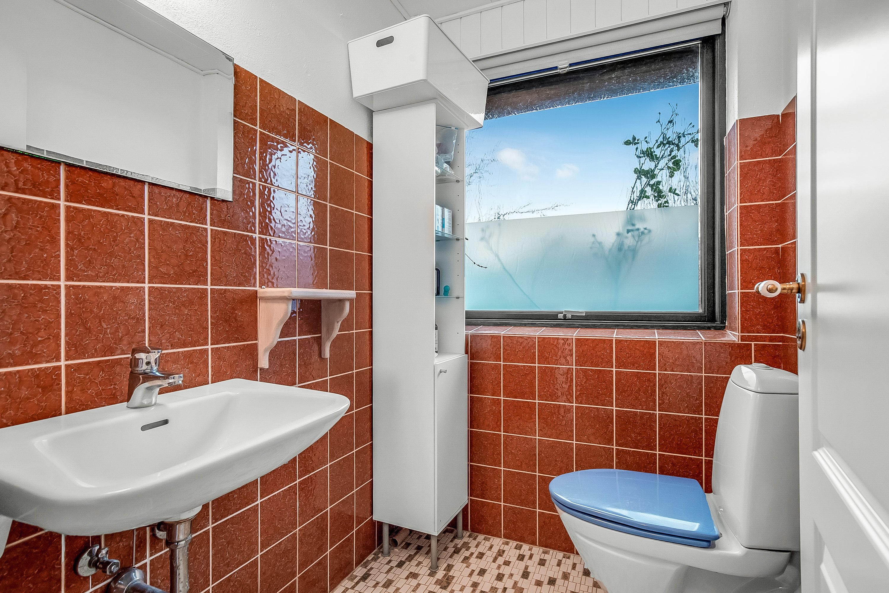 Fremhævet toilet billede i fuldskærmstilstand. Billede af Vejrmosegårds Allé 56, Snoghøj, 7000 Fredericia