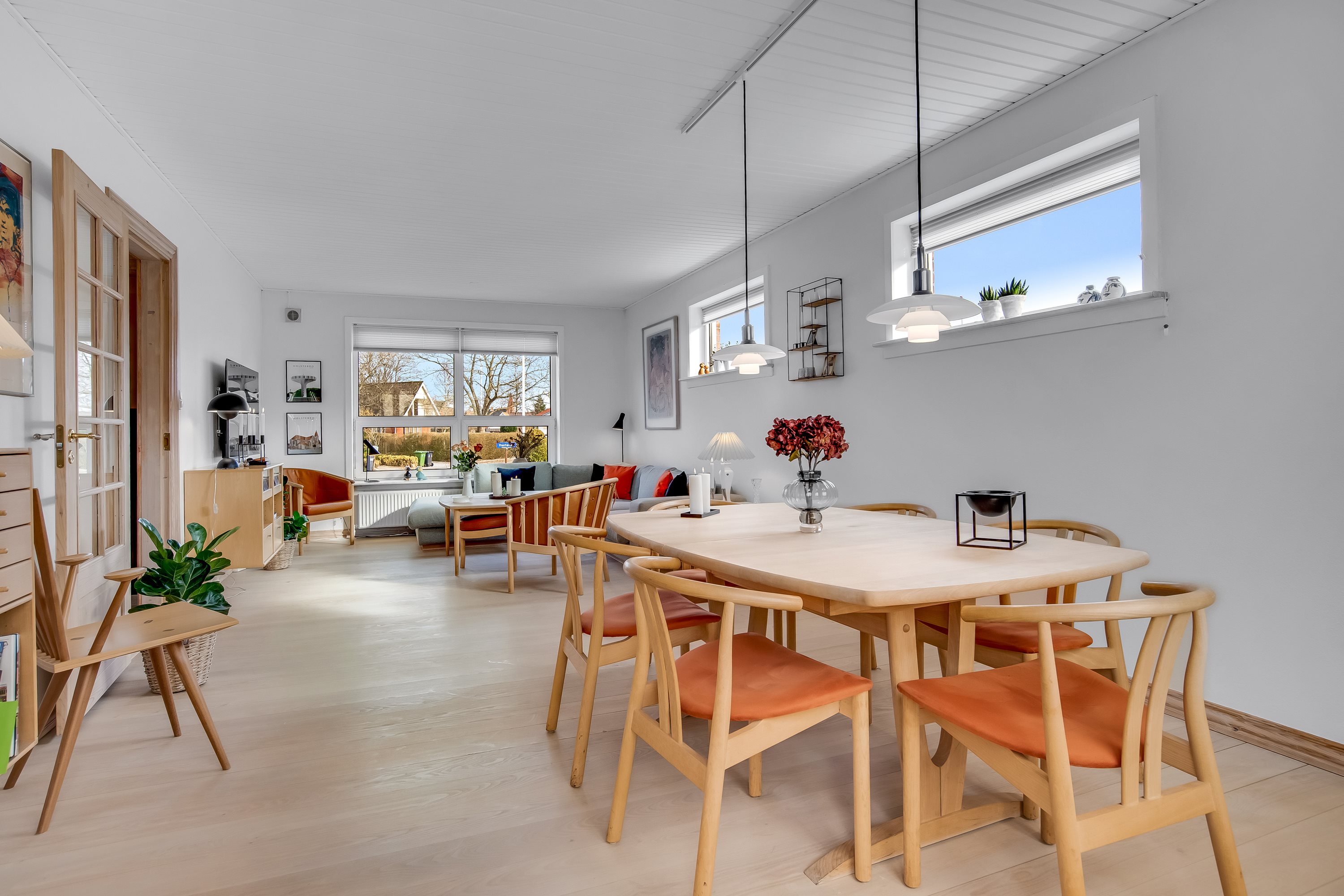 Fremhævet stue billede i fuldskærmstilstand. Billede af Vesterled 23, 7500 Holstebro