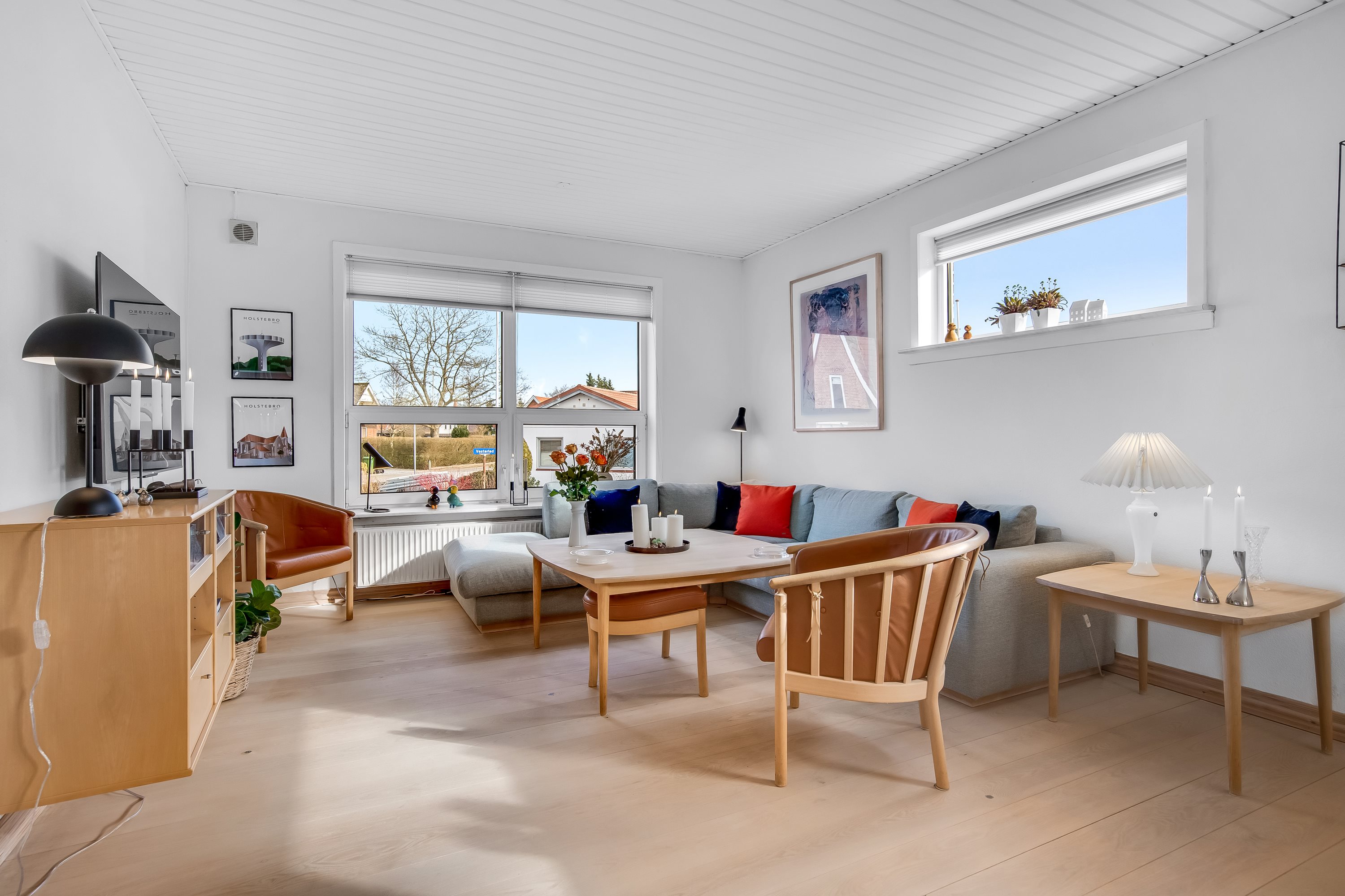 Fremhævet stue billede i fuldskærmstilstand. Billede af Vesterled 23, 7500 Holstebro