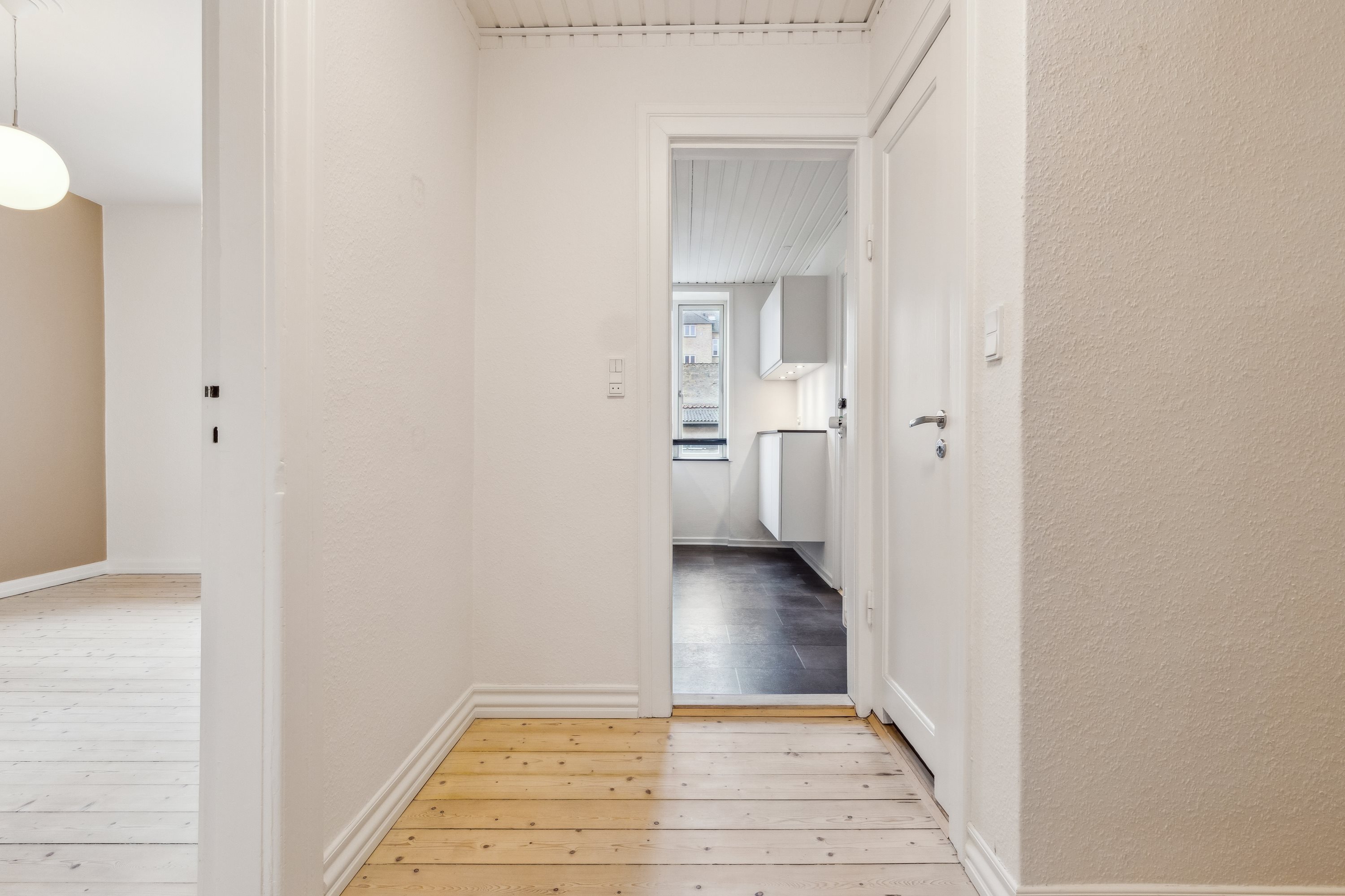 Fremhævet gang billede i fuldskærmstilstand. Billede af Ryesgade 41, st.. tv., 9000 Aalborg