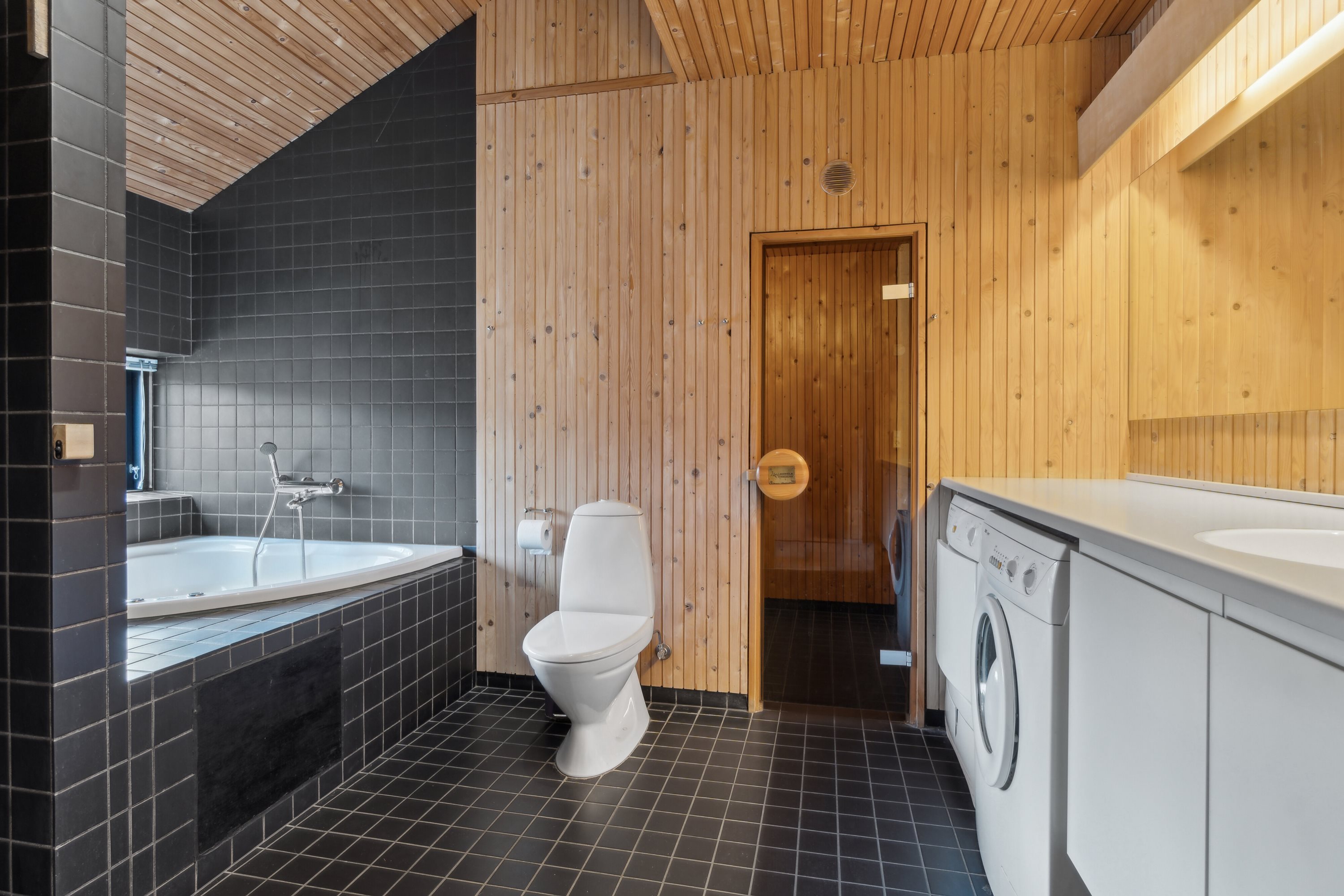 Fremhævet badeværelse billede i fuldskærmstilstand. Billede af Nordsøvej 202A, Vorupør, 7700 Thisted