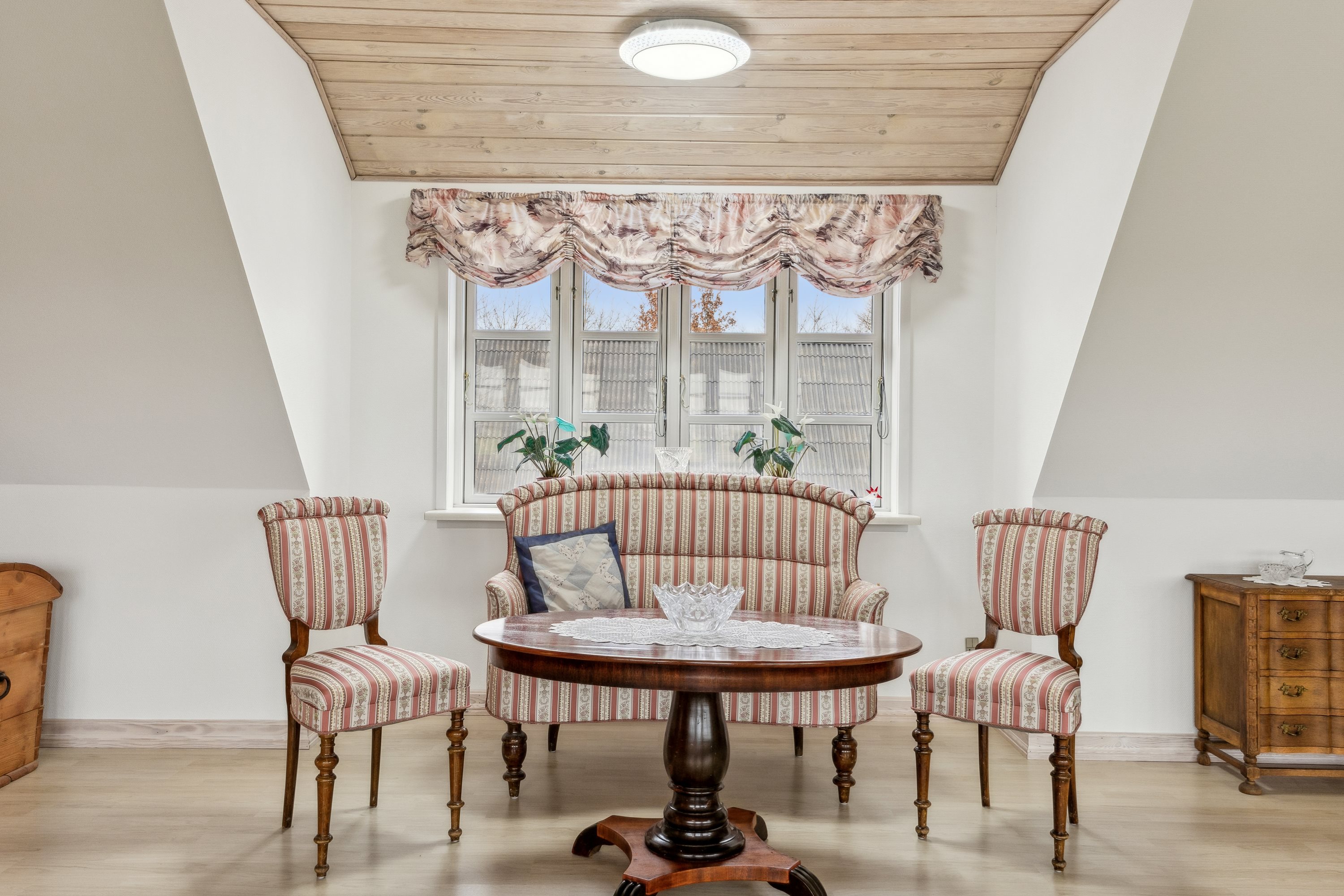 Fremhævet stue billede i fuldskærmstilstand. Billede af Slagelsevej 50, 4270 Høng