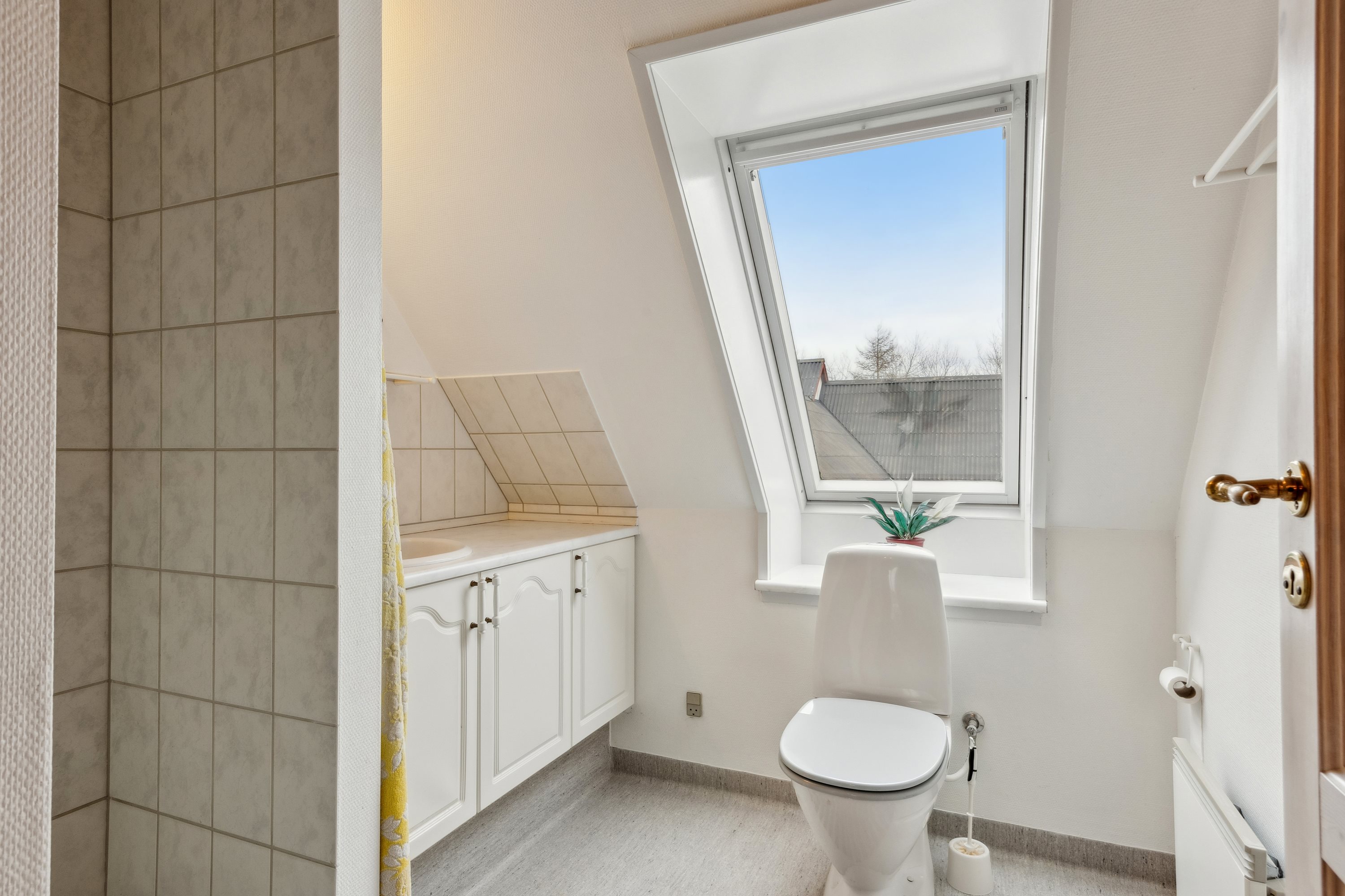 Fremhævet badeværelse billede i fuldskærmstilstand. Billede af Slagelsevej 50, 4270 Høng