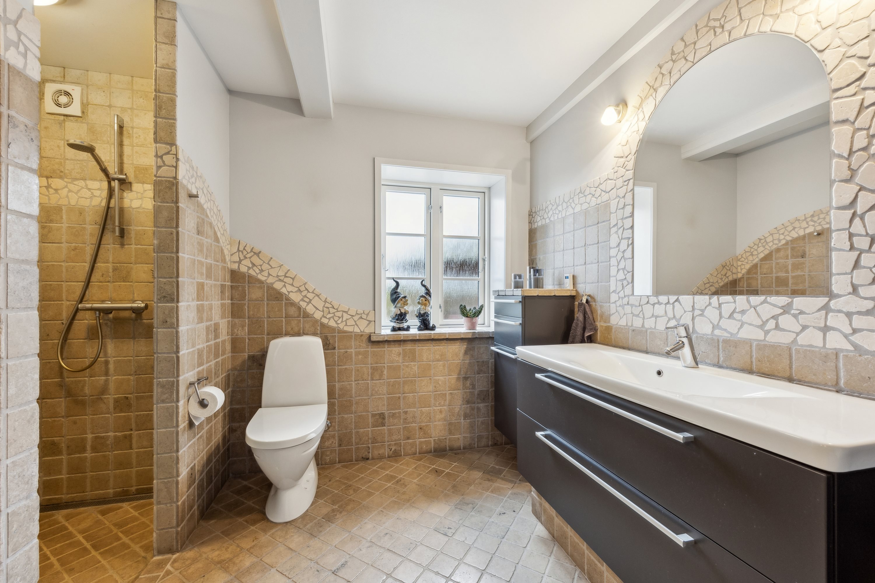 Fremhævet badeværelse billede i fuldskærmstilstand. Billede af Slagelsevej 50, 4270 Høng