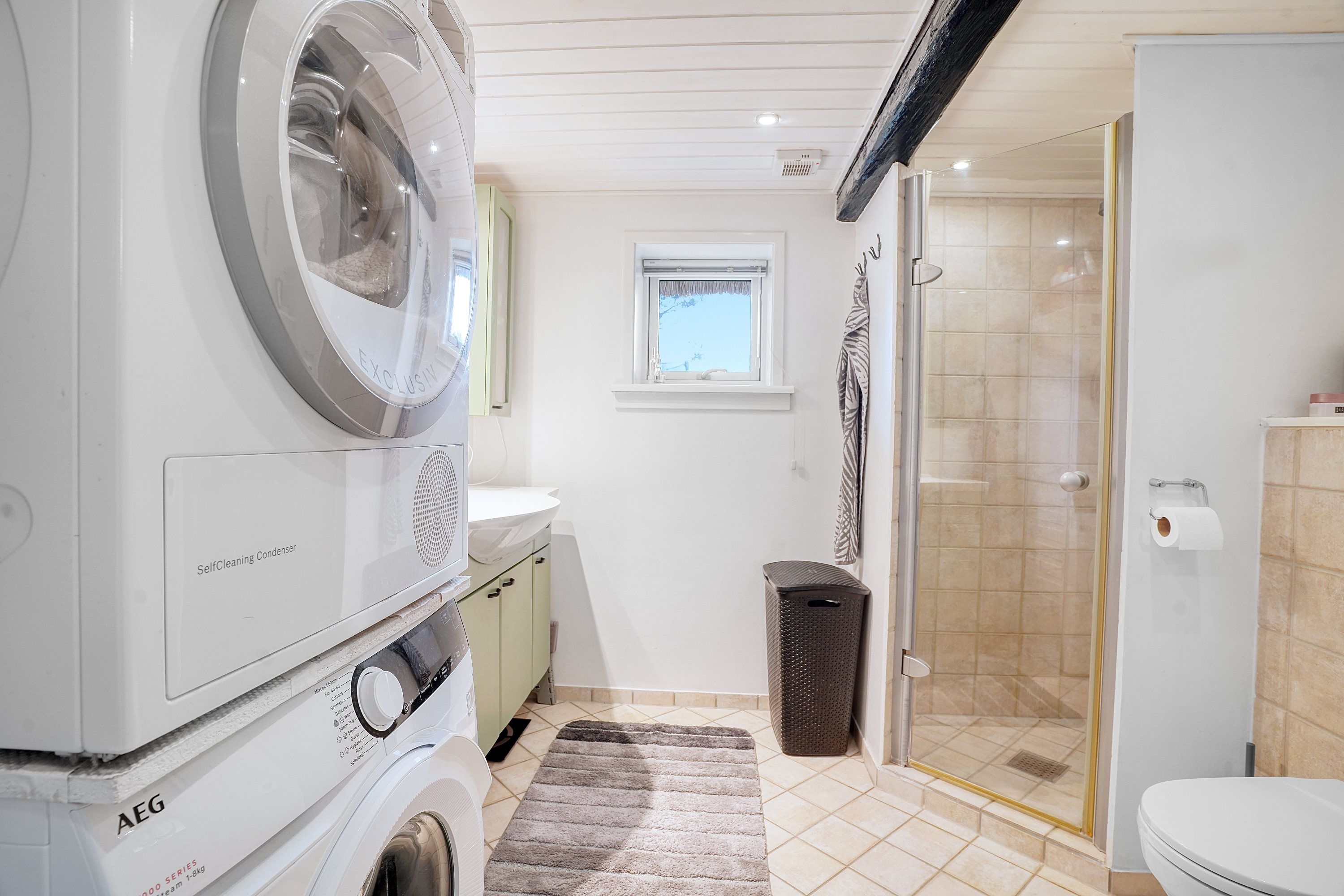 Fremhævet badeværelse billede i fuldskærmstilstand. Billede af Storgårdsvej 103, Dalby Huse, 3630 Jægerspris