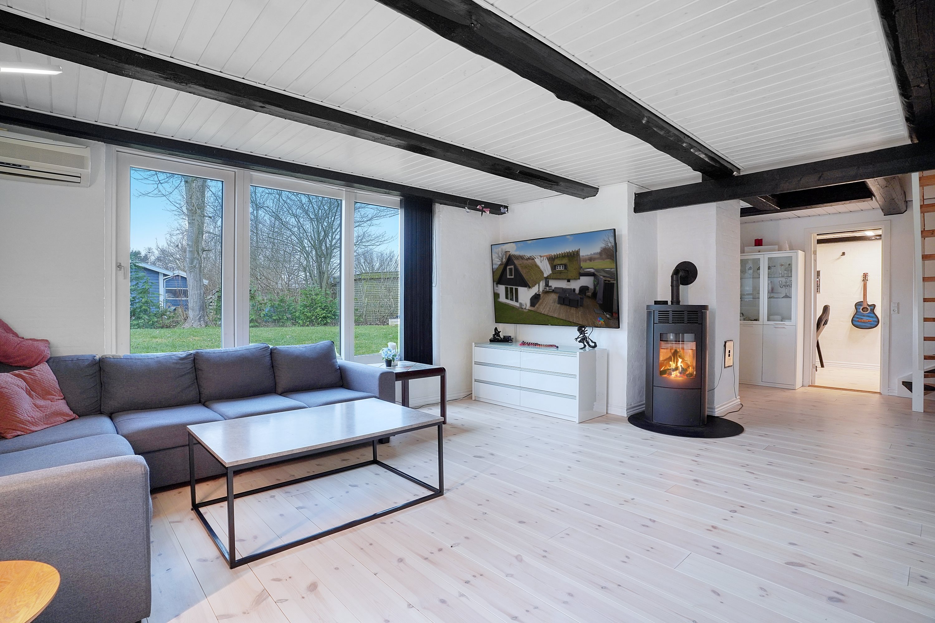 Fremhævet stue billede i fuldskærmstilstand. Billede af Storgårdsvej 103, Dalby Huse, 3630 Jægerspris