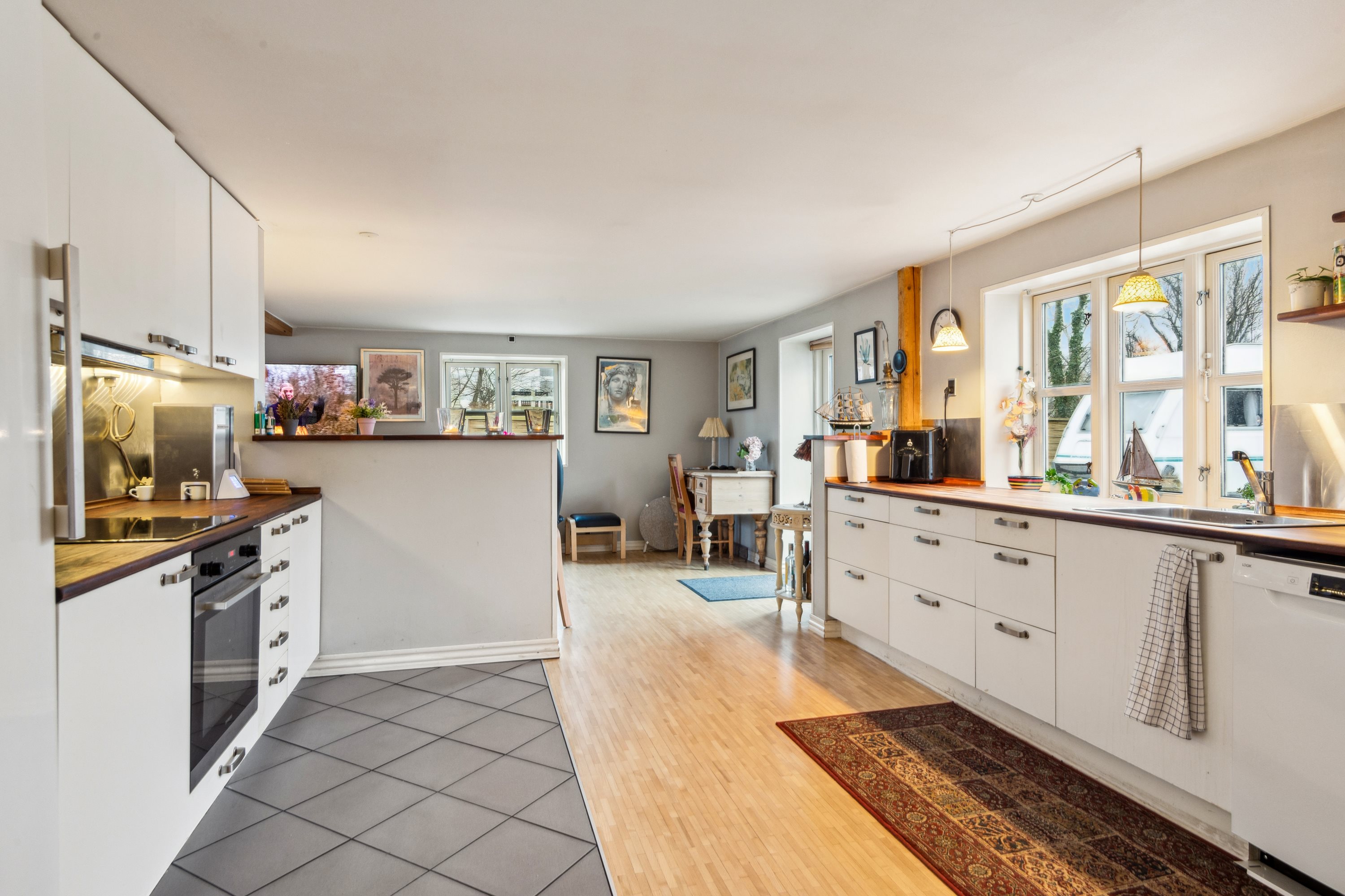 Fremhævet køkken billede i fuldskærmstilstand. Billede af Hadsundvej 336, 9260 Gistrup