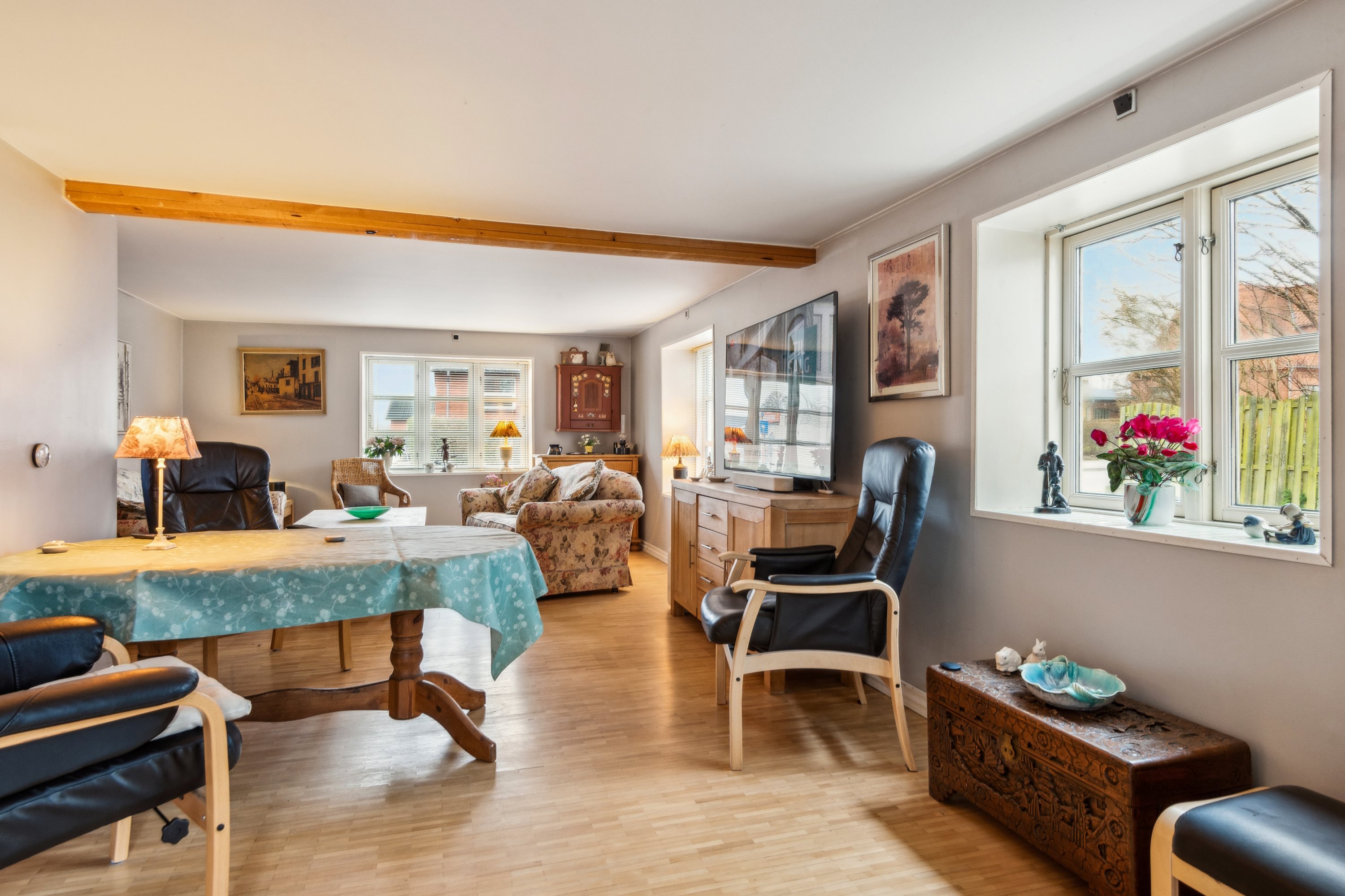 Fremhævet stue billede i fuldskærmstilstand. Billede af Hadsundvej 336, 9260 Gistrup