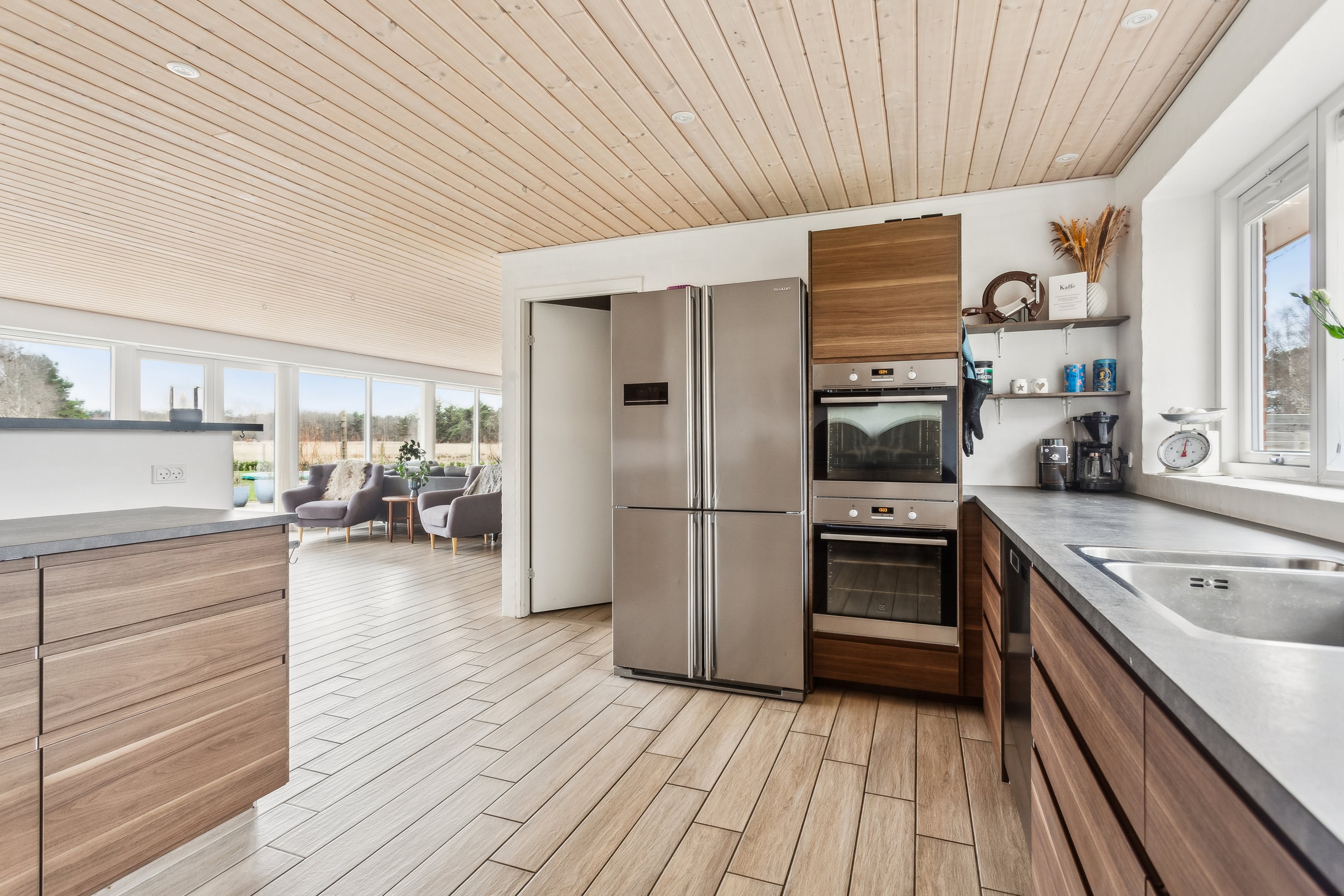 Fremhævet køkken billede i fuldskærmstilstand. Billede af Holmbækvejen 8, Vesterø Havn, 9940 Læsø