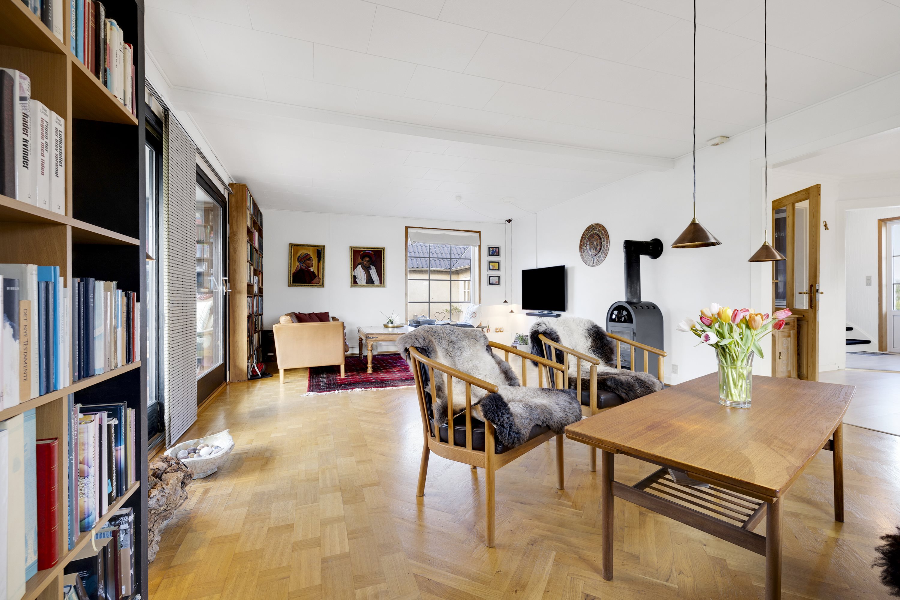 Fremhævet stue billede i fuldskærmstilstand. Billede af Hovgyden 1, Jordløse, 5683 Haarby