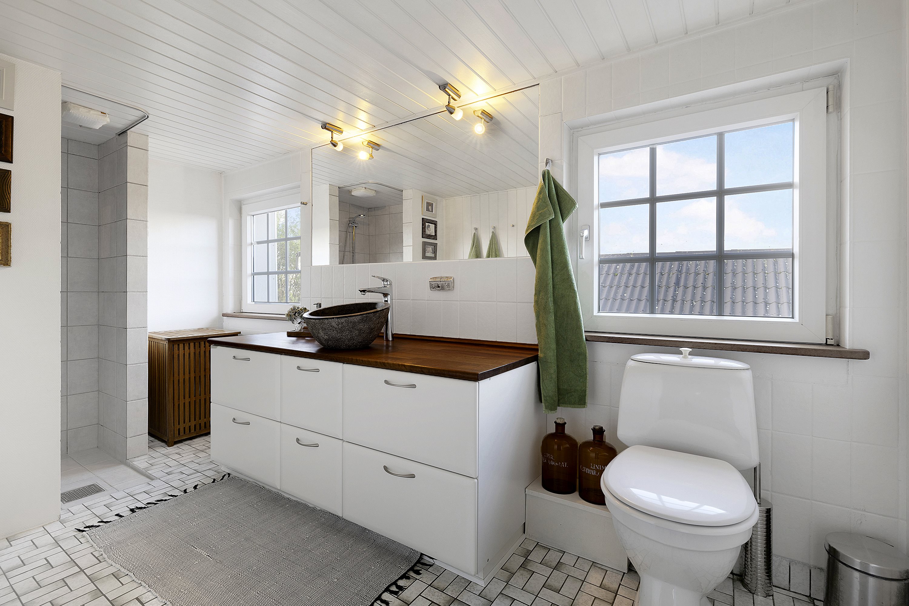 Fremhævet badeværelse billede i fuldskærmstilstand. Billede af Hovgyden 1, Jordløse, 5683 Haarby