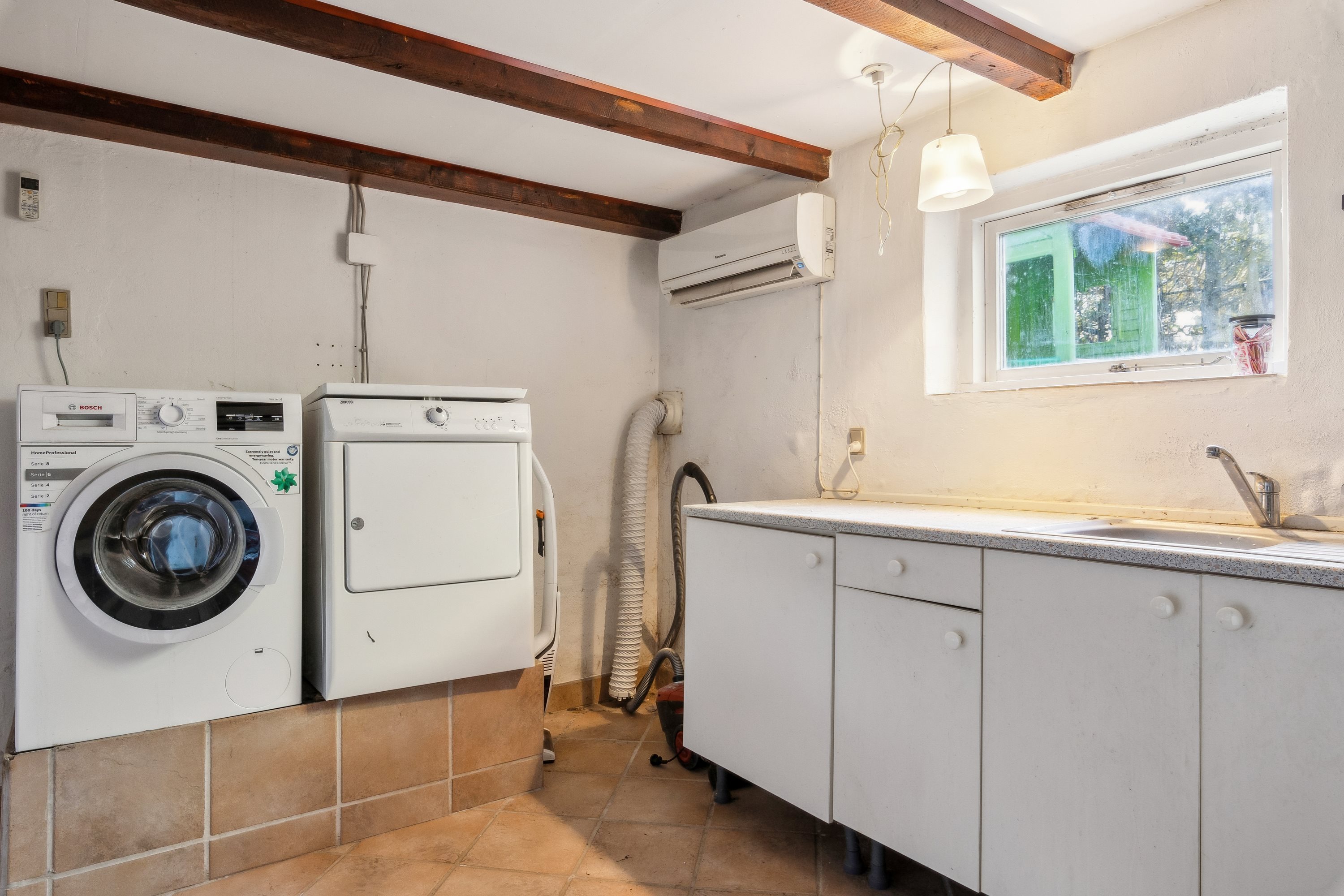 Fremhævet vaskerum billede i fuldskærmstilstand. Billede af Hovedgårdvej 2, 8732 Hovedgård