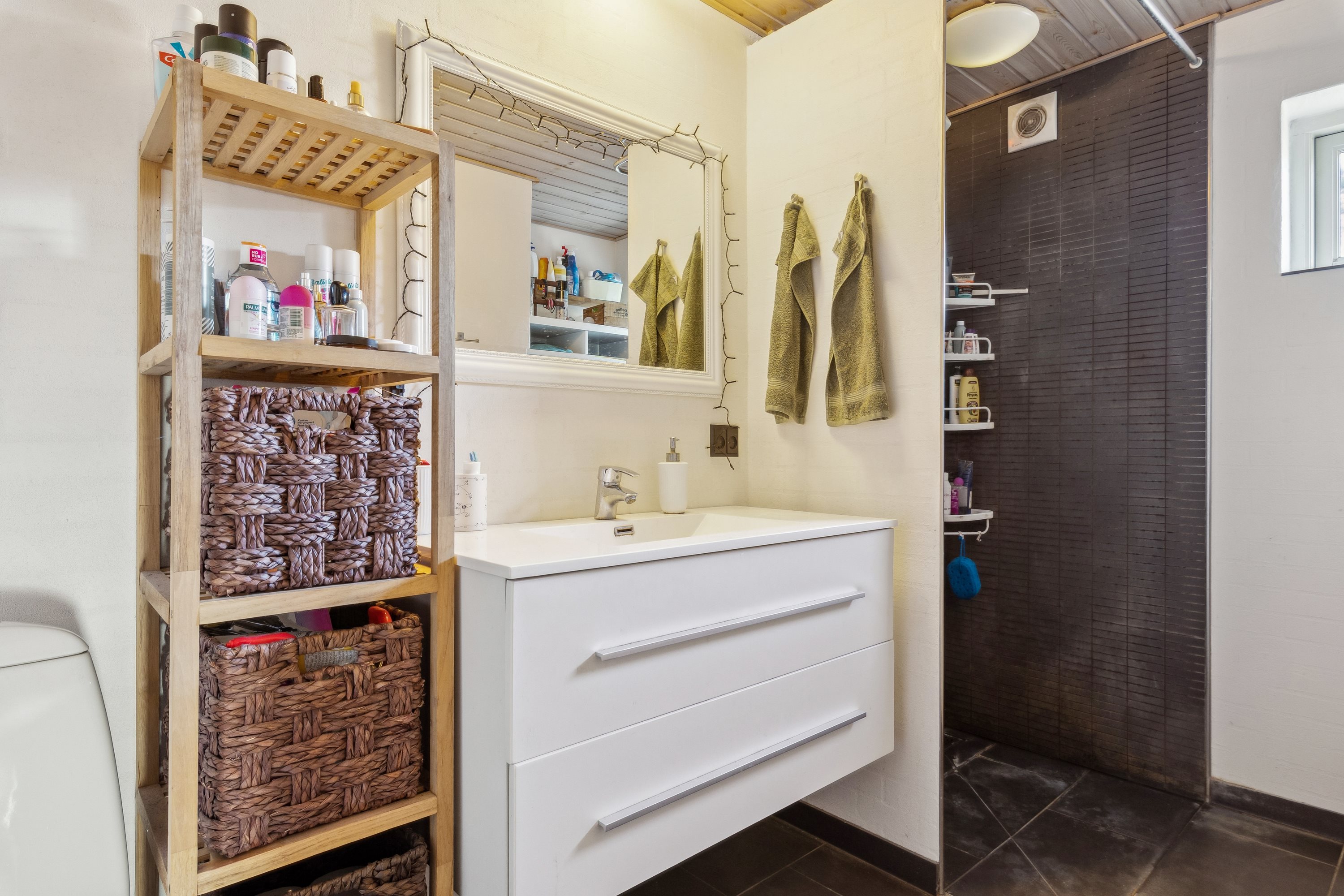 Fremhævet badeværelse billede i fuldskærmstilstand. Billede af Hovedgårdvej 2, 8732 Hovedgård