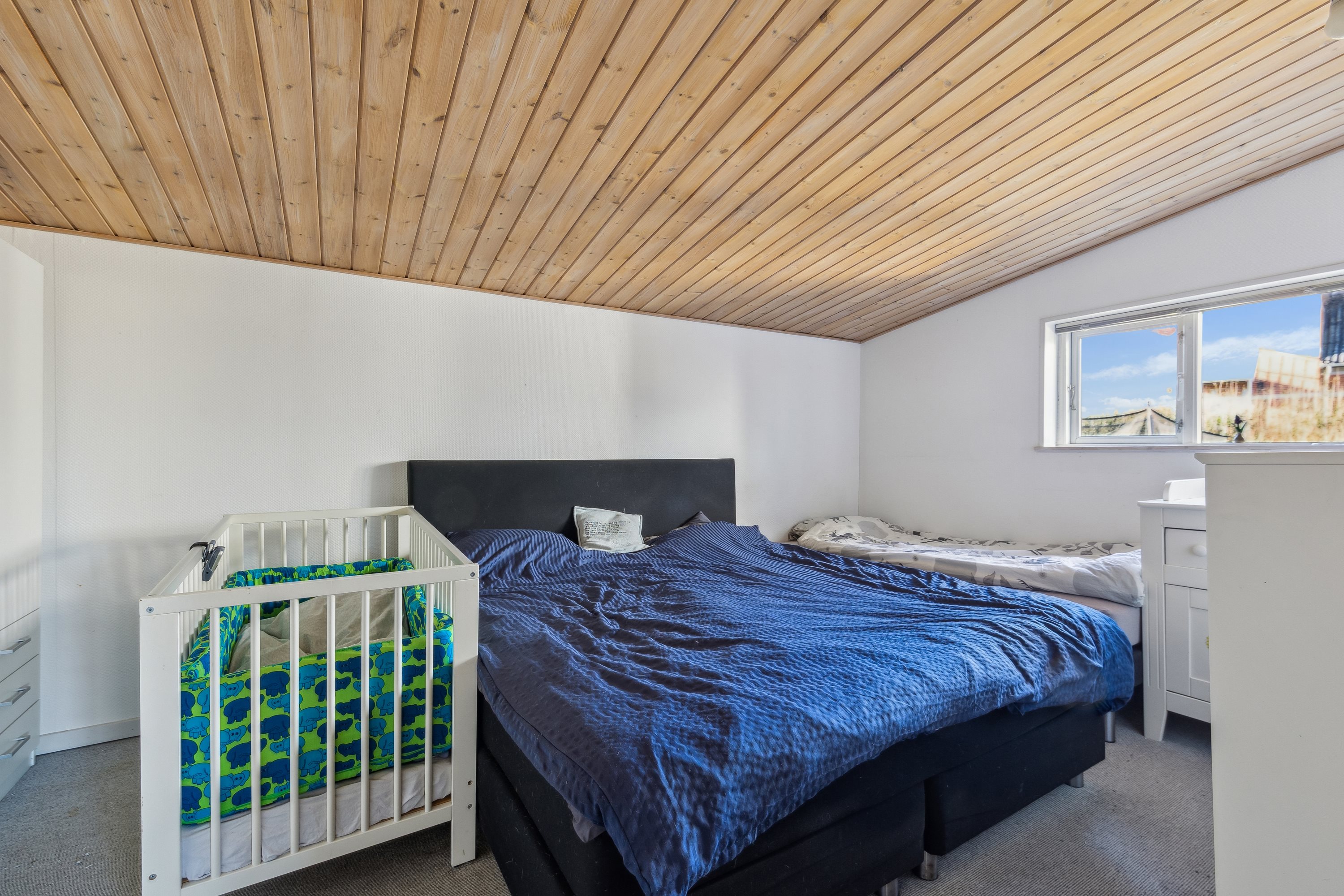 Fremhævet soveværelse billede i fuldskærmstilstand. Billede af Hovedgårdvej 2, 8732 Hovedgård