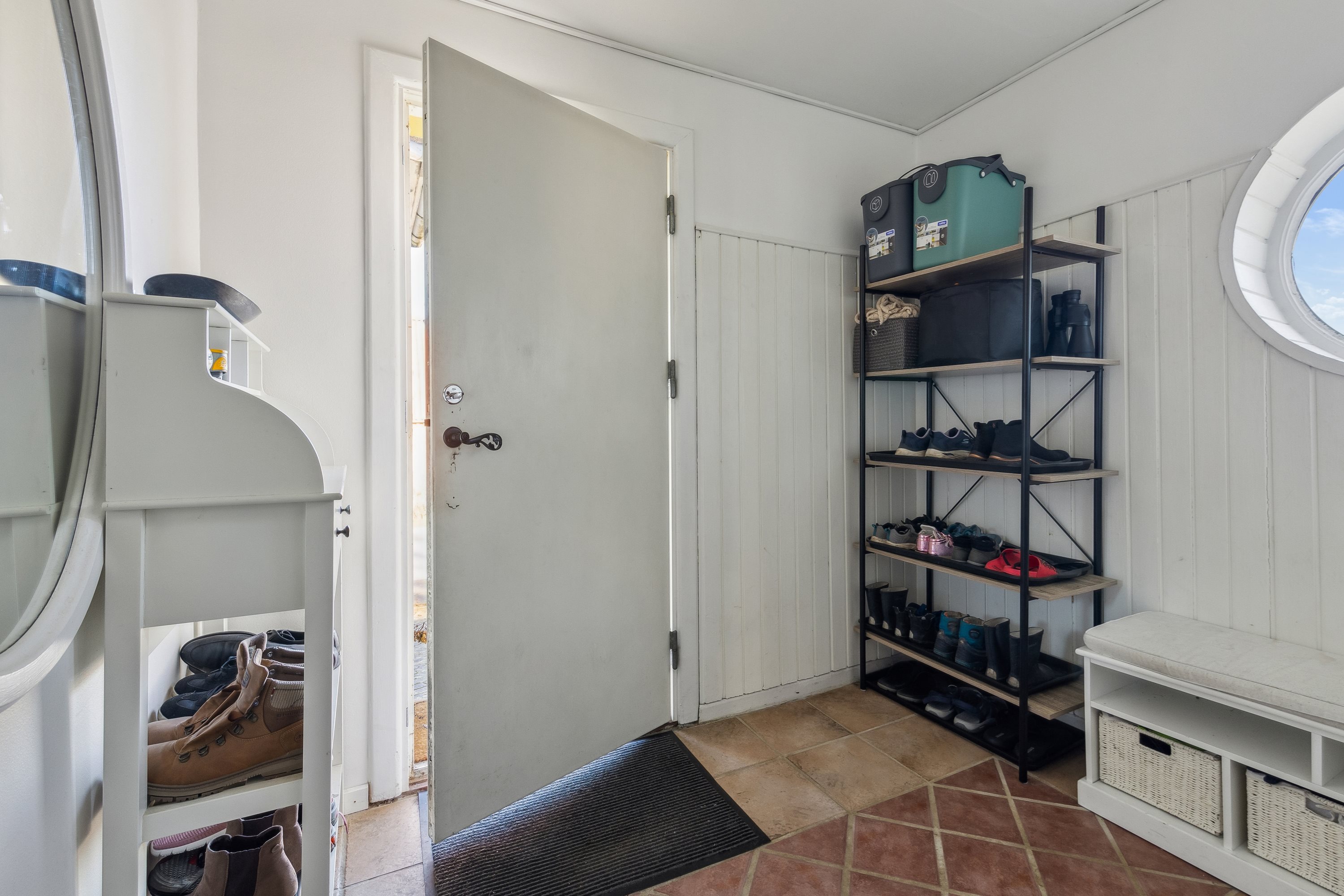 Fremhævet entre billede i fuldskærmstilstand. Billede af Hovedgårdvej 2, 8732 Hovedgård