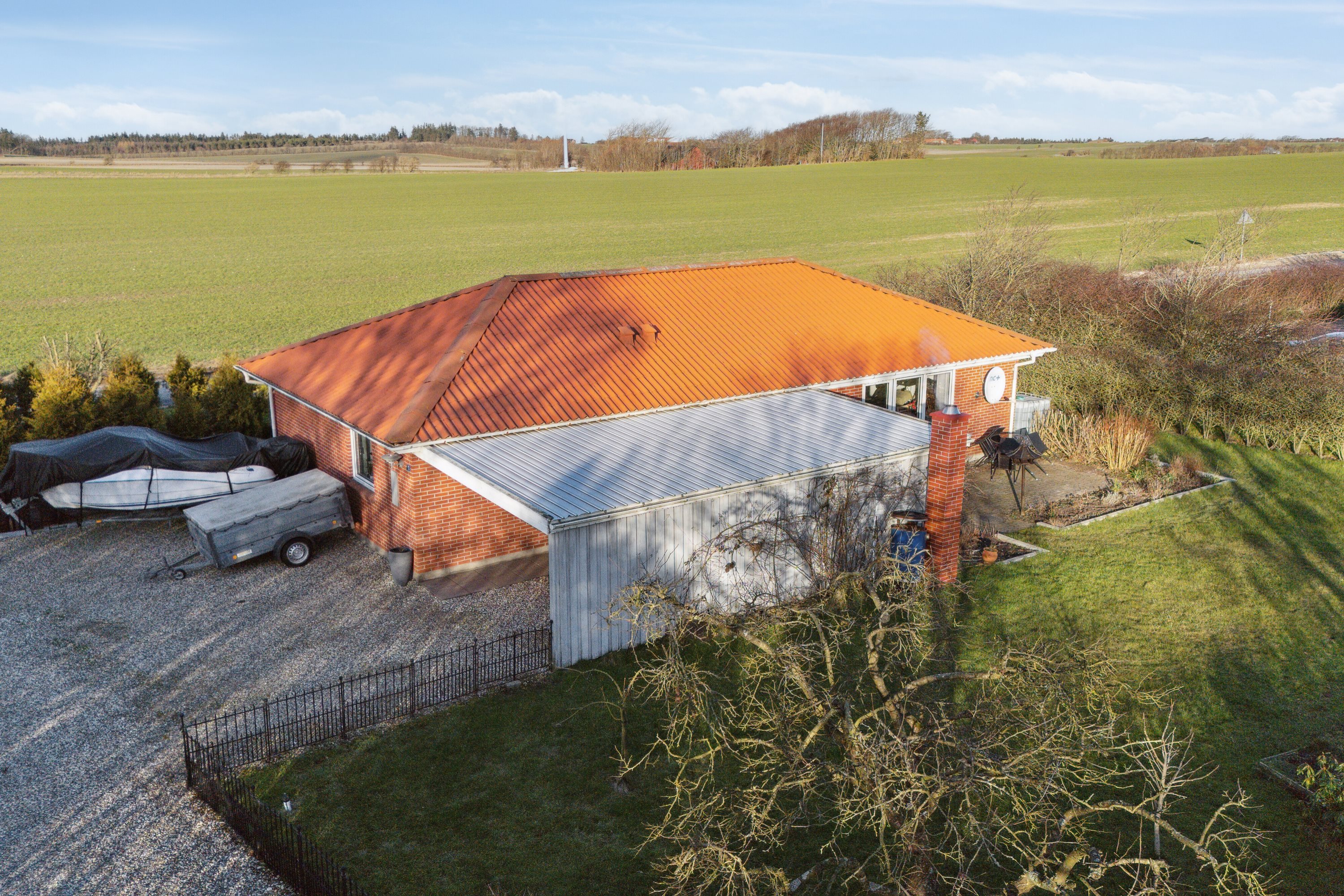 Fremhævet set fra vejen billede i fuldskærmstilstand. Billede af Lærkevænget 1, Thorsted, 7700 Thisted