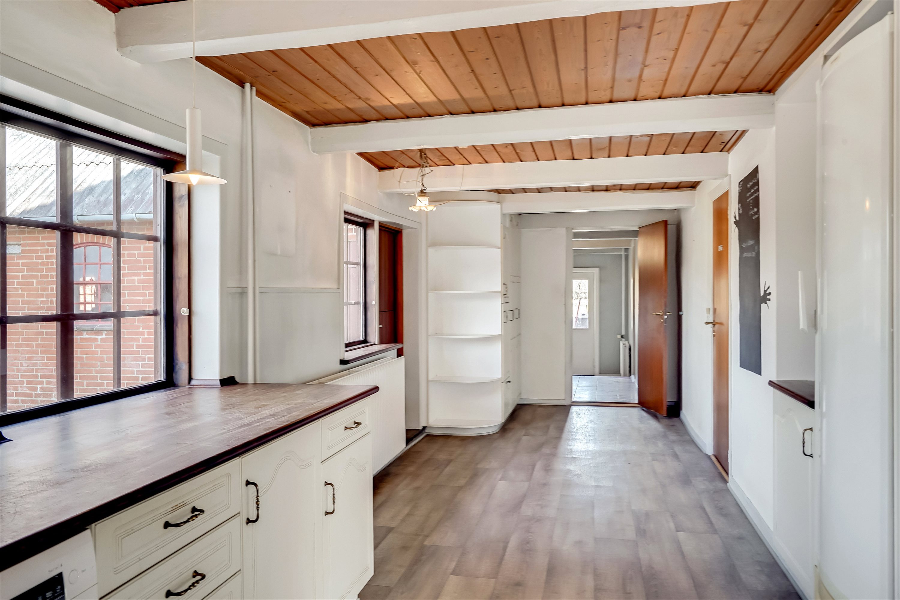 Fremhævet køkken billede i fuldskærmstilstand. Billede af Sadderupvej 12, 6705 Esbjerg Ø