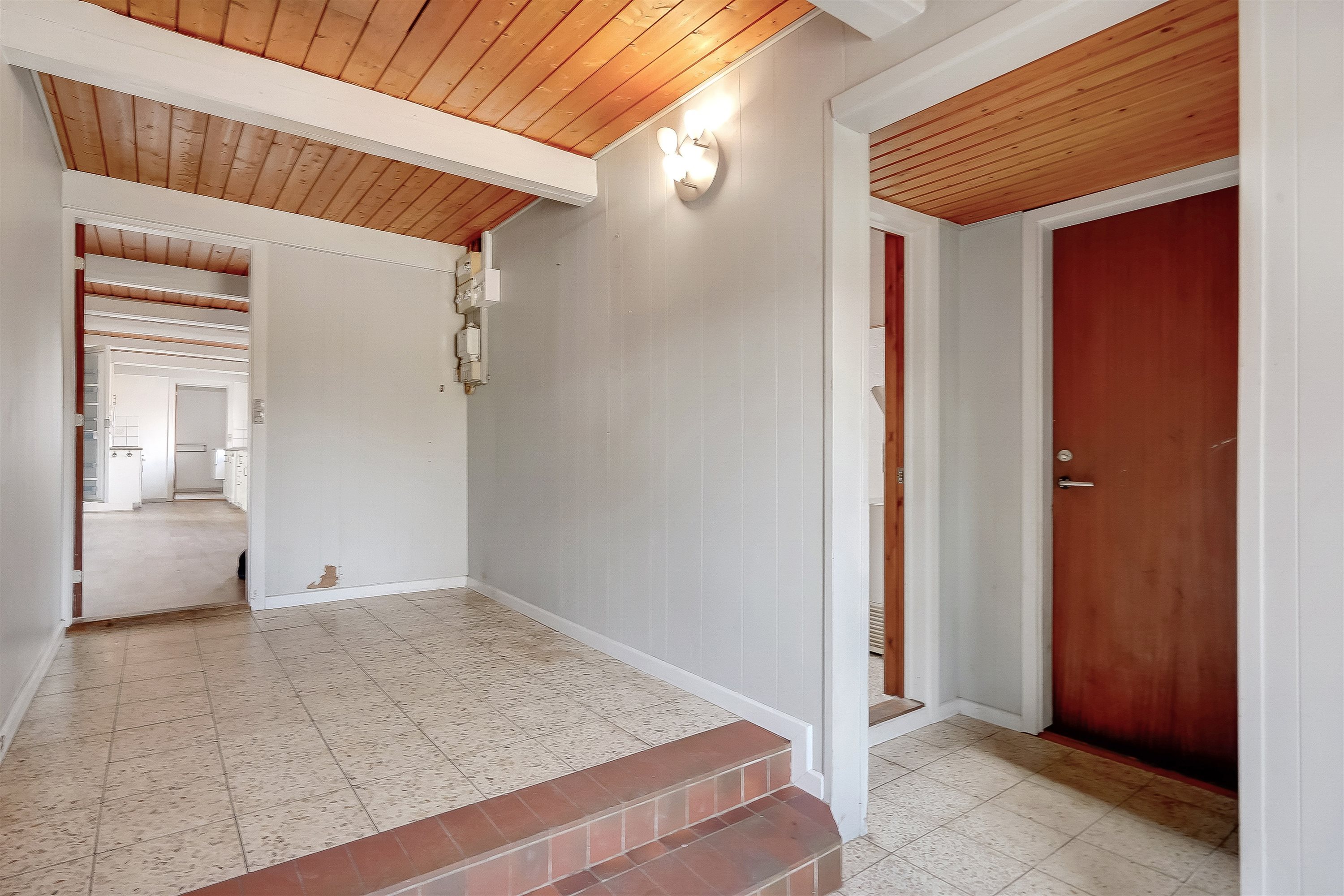 Fremhævet entré billede i fuldskærmstilstand. Billede af Sadderupvej 12, 6705 Esbjerg Ø