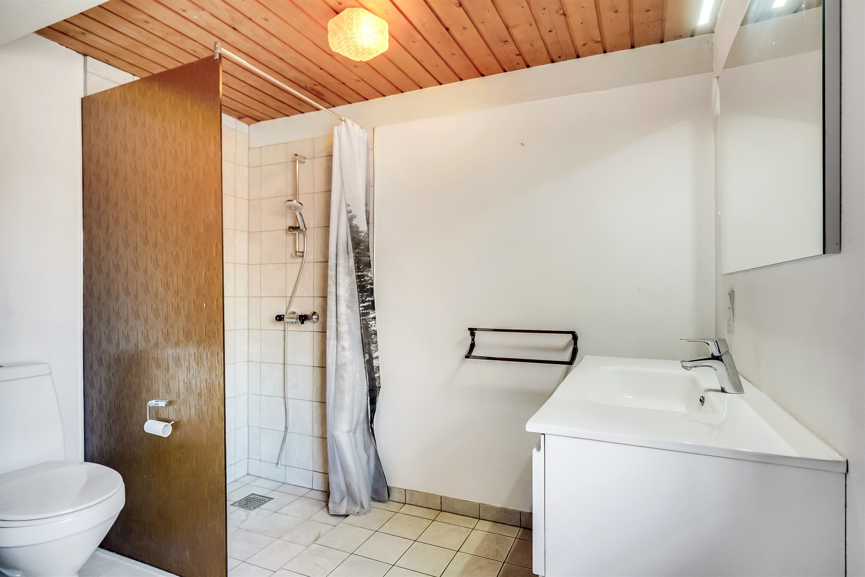 Fremhævet badeværelse billede i fuldskærmstilstand. Billede af Sadderupvej 12, 6705 Esbjerg Ø