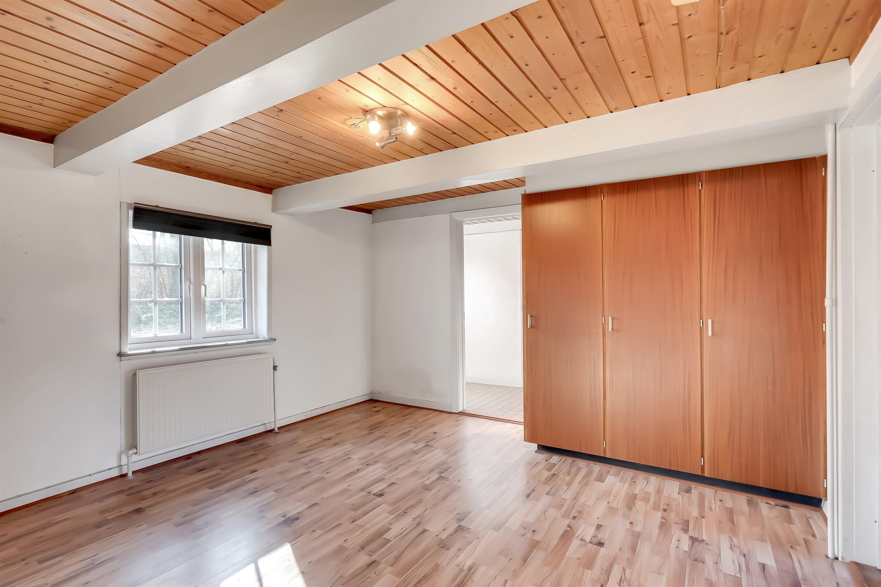 Fremhævet soveværelse billede i fuldskærmstilstand. Billede af Sadderupvej 12, 6705 Esbjerg Ø