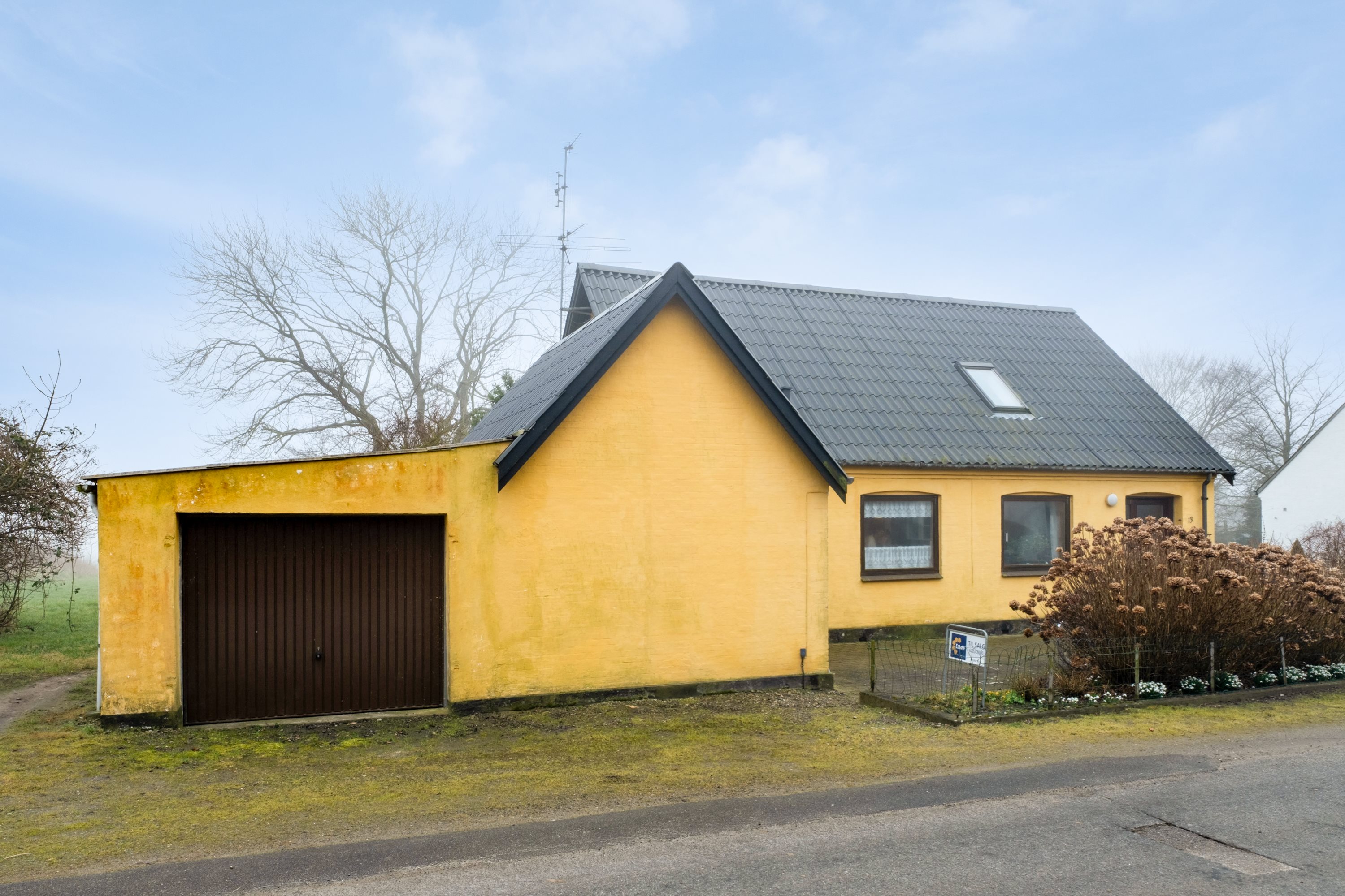 Fremhævet facade billede i fuldskærmstilstand. Billede af Kongeballevej 13, 5970 Ærøskøbing