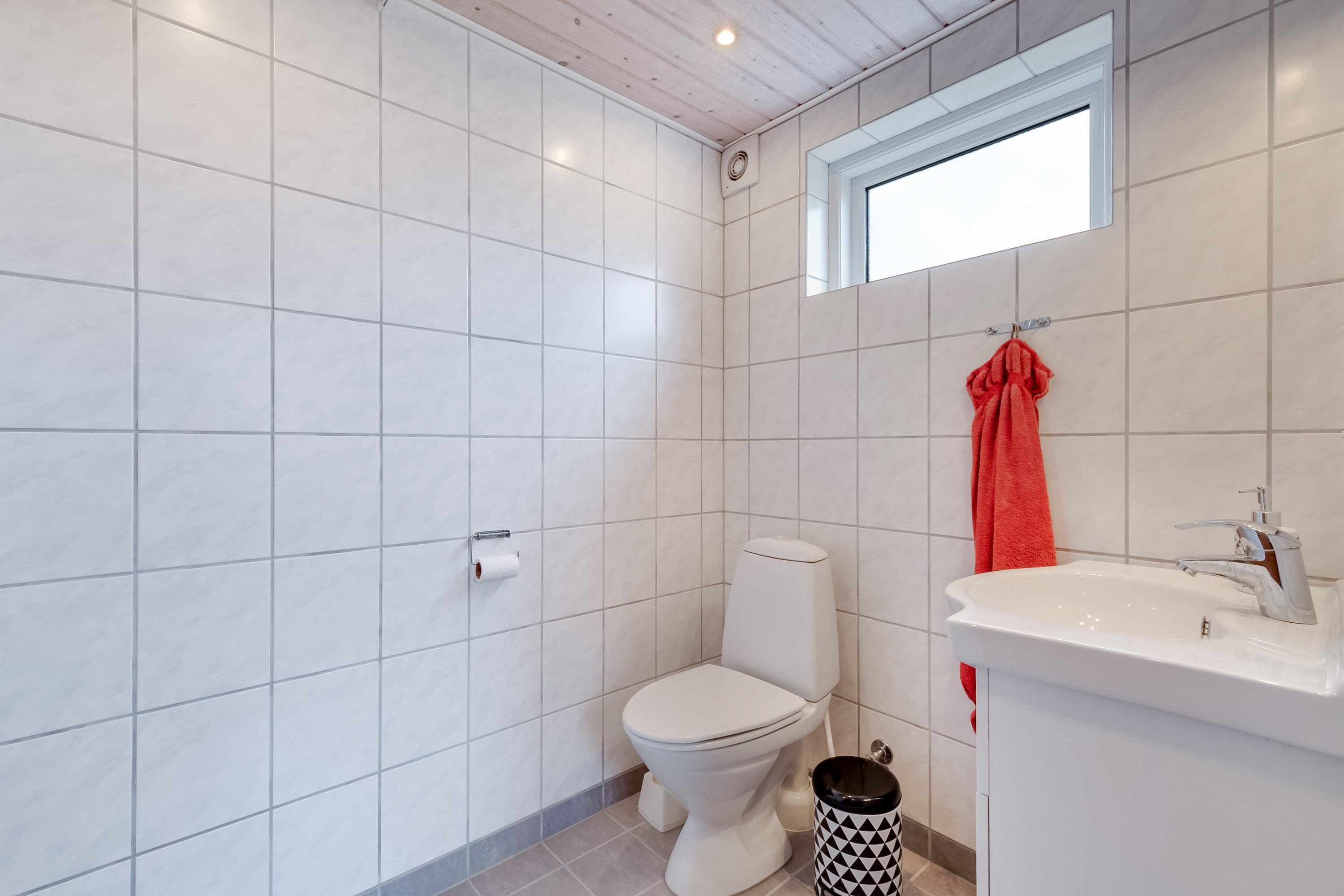 Fremhævet badeværelse billede i fuldskærmstilstand. Billede af Kongeballevej 13, 5970 Ærøskøbing