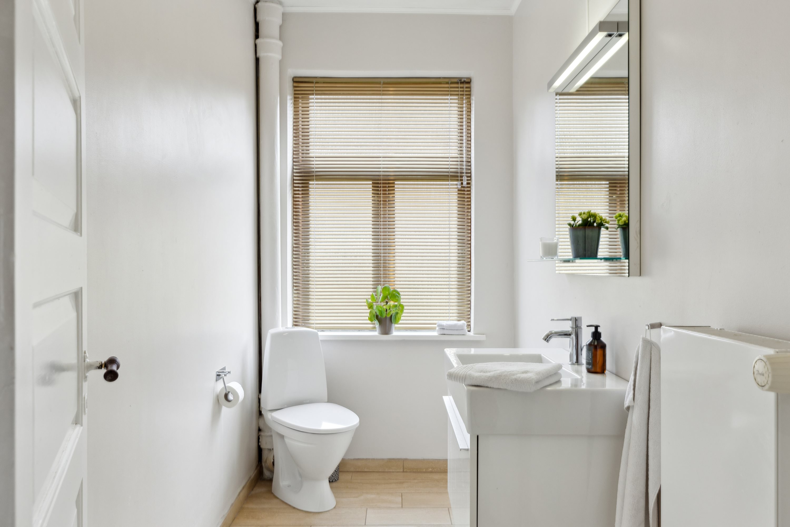 Fremhævet badeværelse billede i fuldskærmstilstand. Billede af Toldbodgade 1, 6300 Gråsten