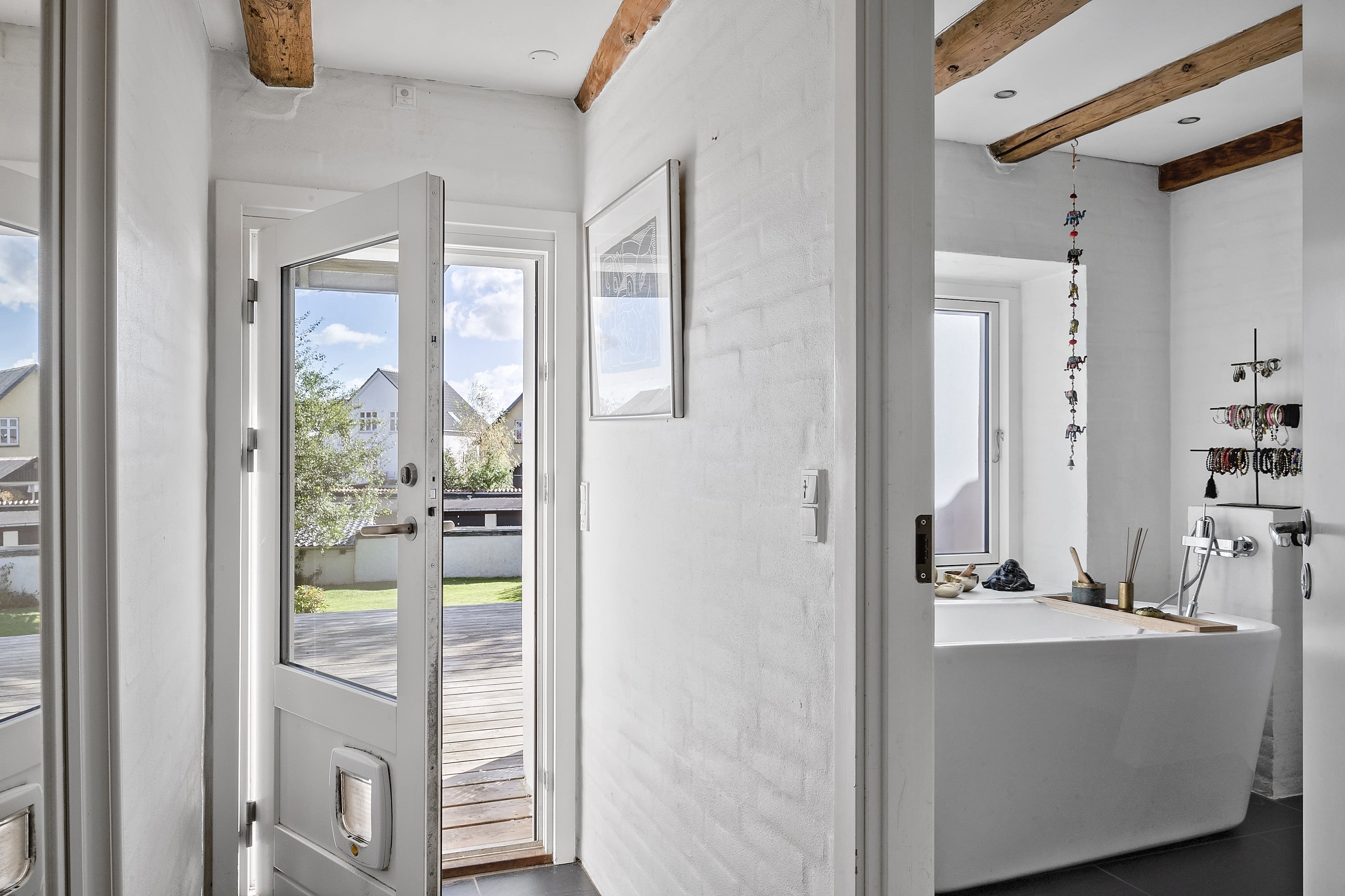 Fremhævet kælderdør  billede i fuldskærmstilstand. Billede af Baggesensvej 3, 6000 Kolding