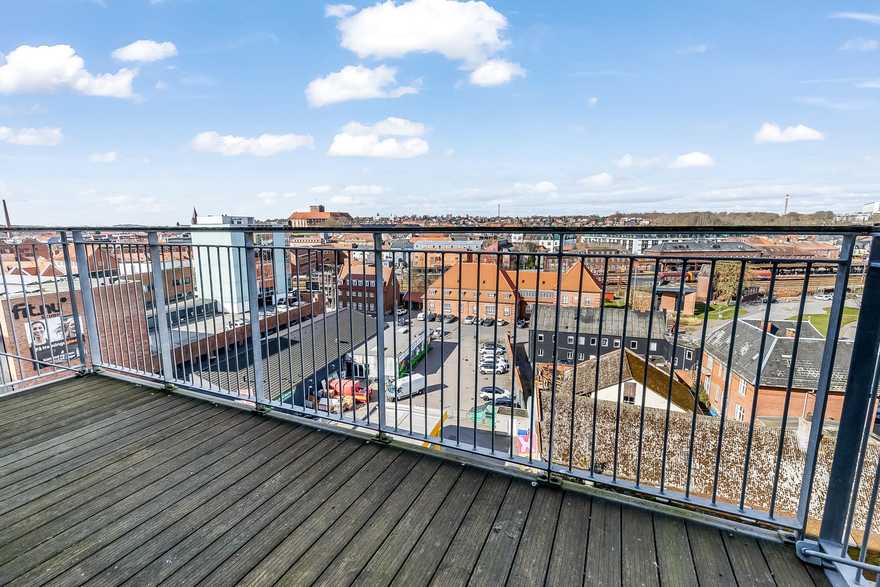 Miniaturebillede 2: altan. Billede af Havneparken 2, 6. 2., 6000 Kolding