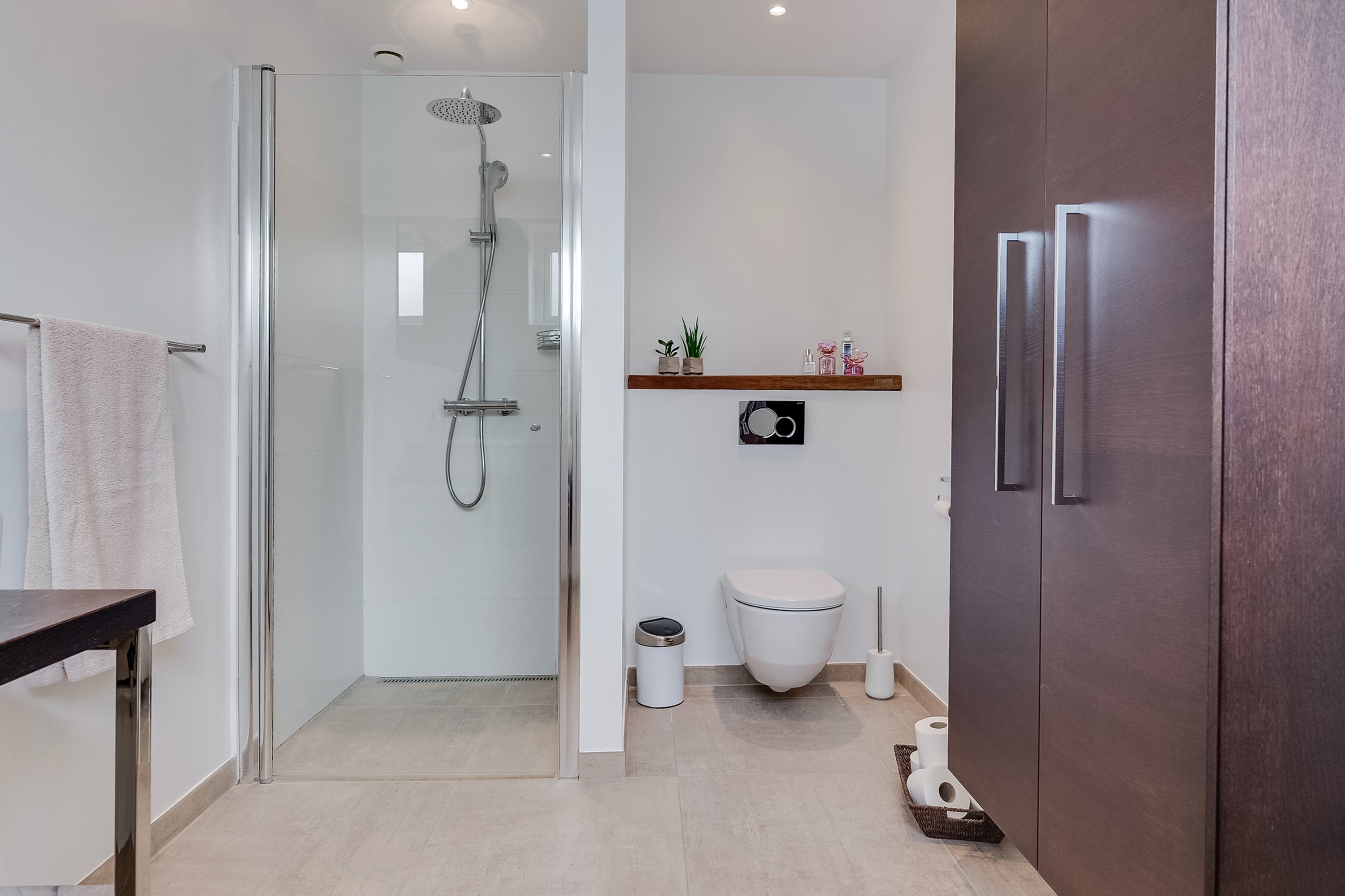 Fremhævet badeværelse billede i fuldskærmstilstand. Billede af Naurvænget 2, Dalum, 5250 Odense SV