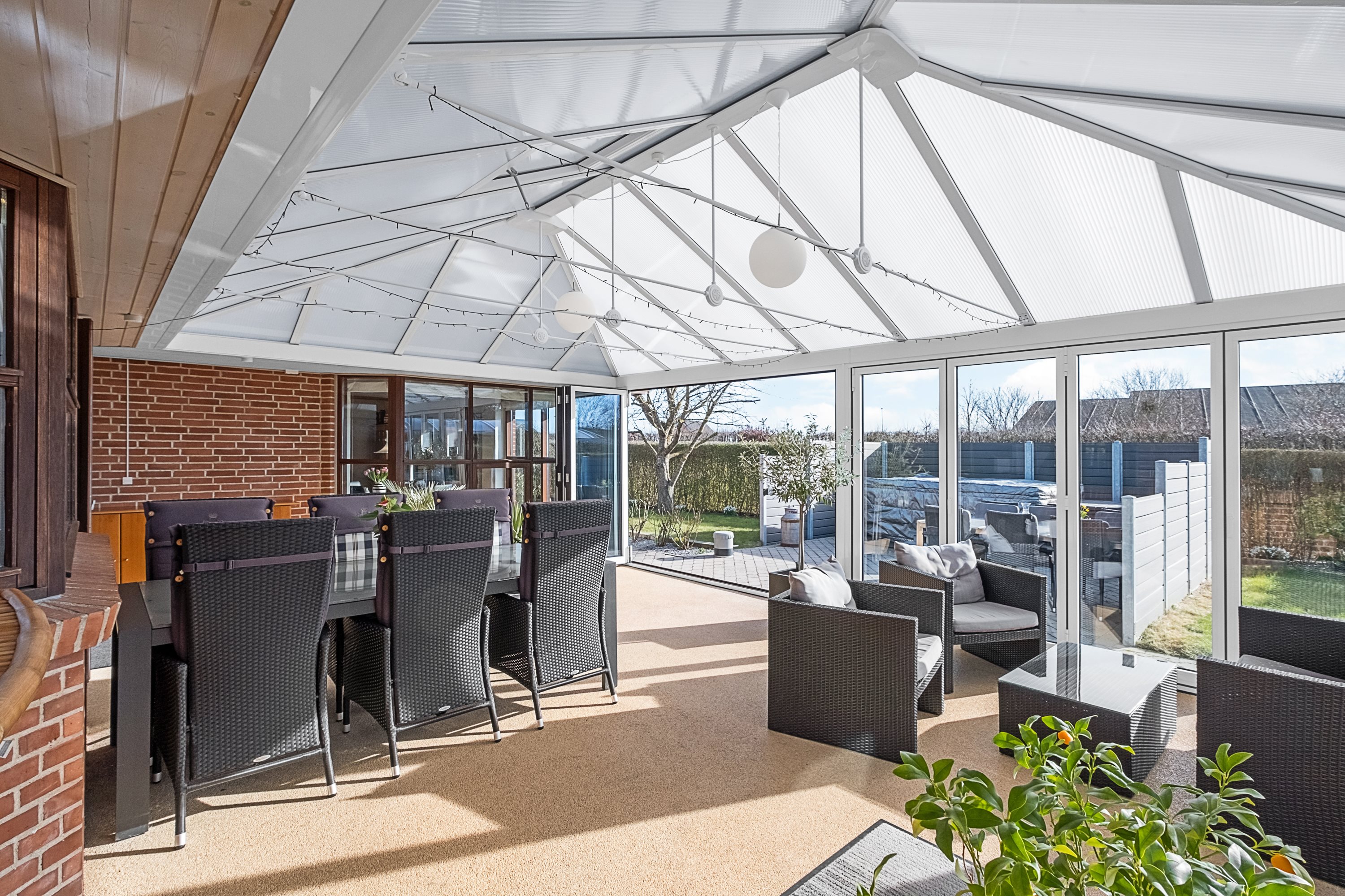 Fremhævet udestue billede i fuldskærmstilstand. Billede af Blåbærhaven 47, 8520 Lystrup