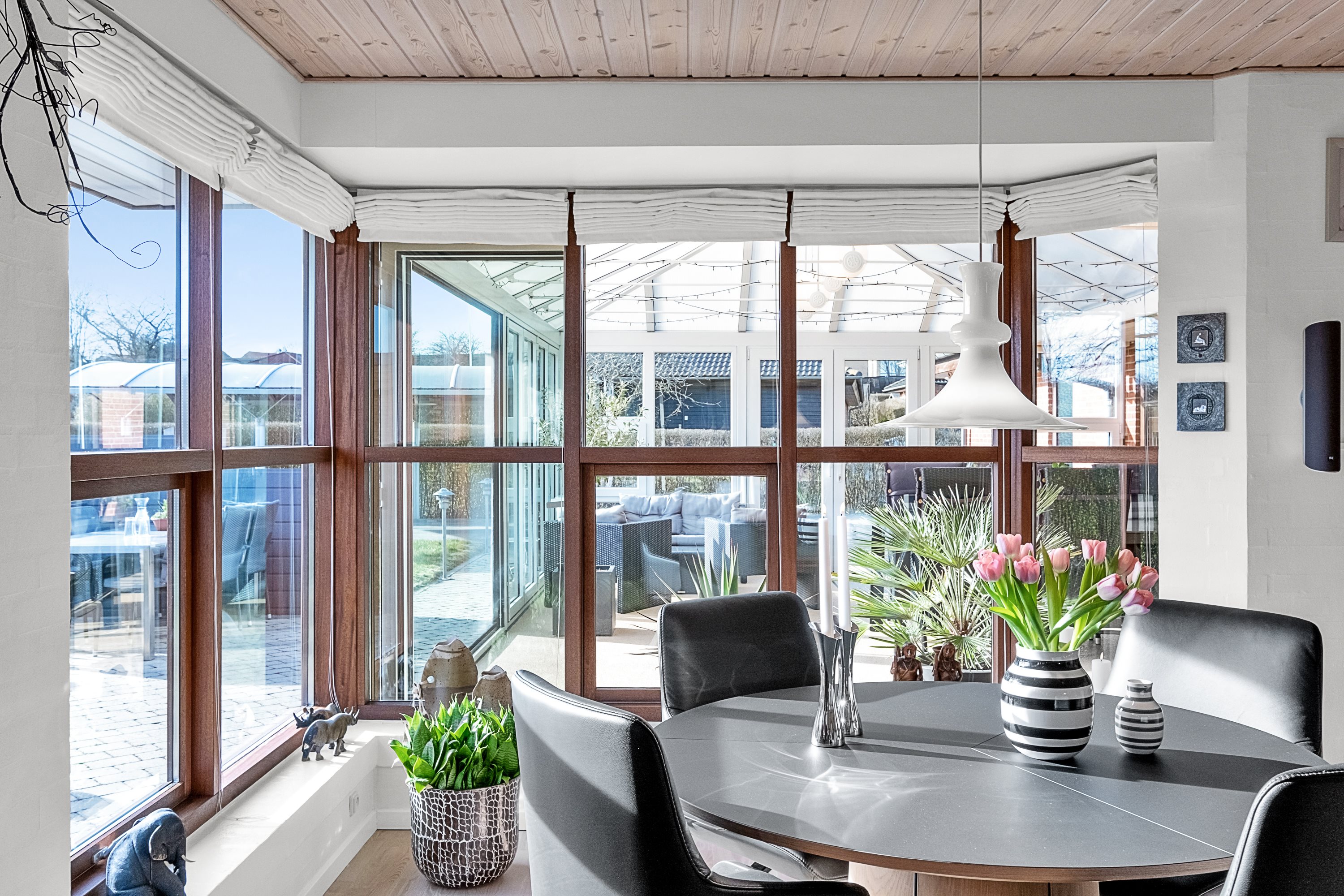 Fremhævet stue billede i fuldskærmstilstand. Billede af Blåbærhaven 47, 8520 Lystrup