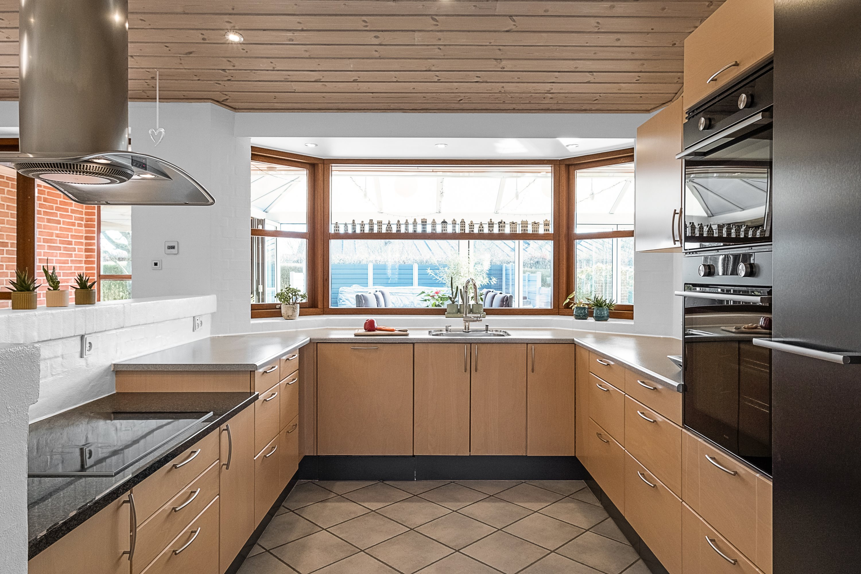 Fremhævet køkken billede i fuldskærmstilstand. Billede af Blåbærhaven 47, 8520 Lystrup