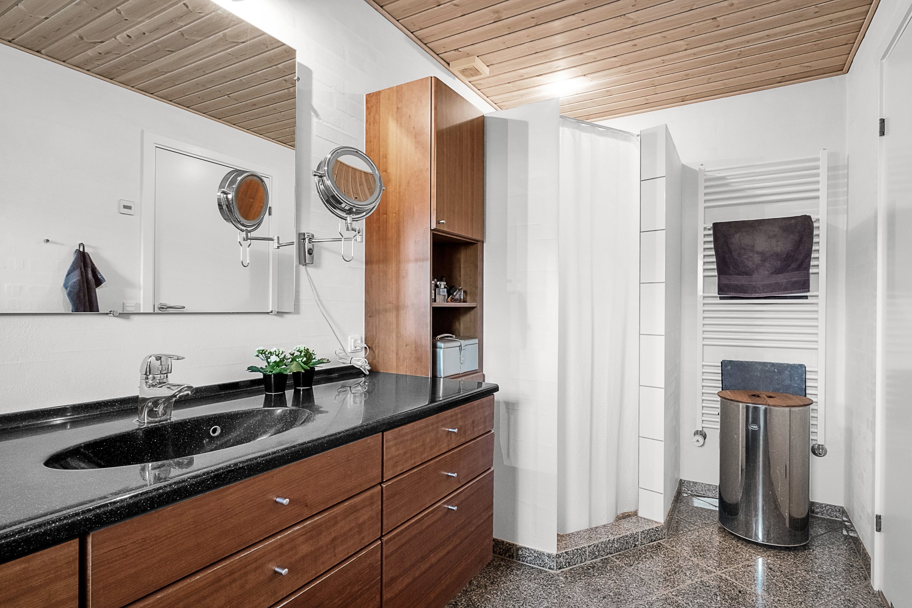 Fremhævet badeværelse billede i fuldskærmstilstand. Billede af Blåbærhaven 47, 8520 Lystrup