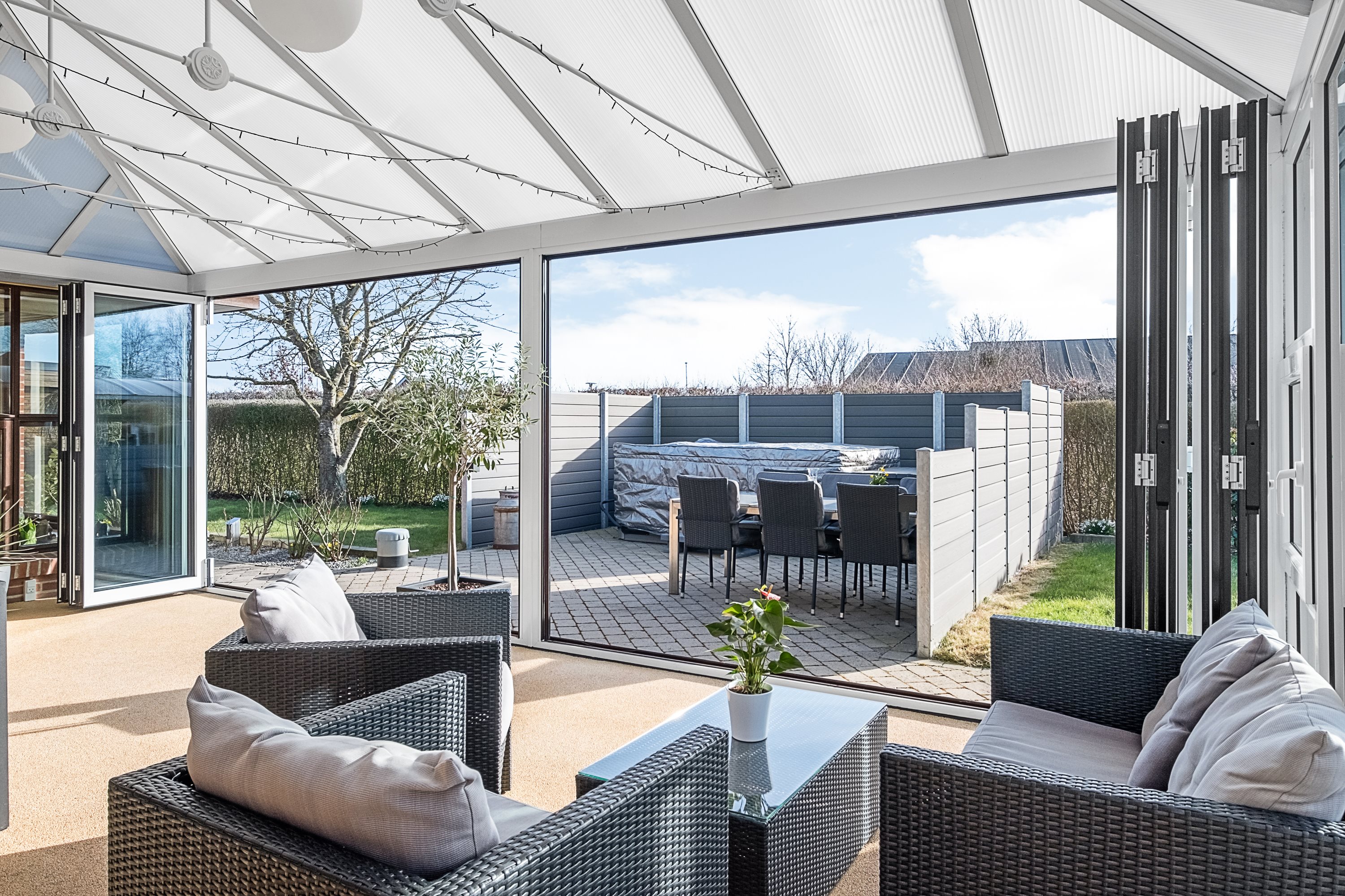 Fremhævet udestue billede i fuldskærmstilstand. Billede af Blåbærhaven 47, 8520 Lystrup