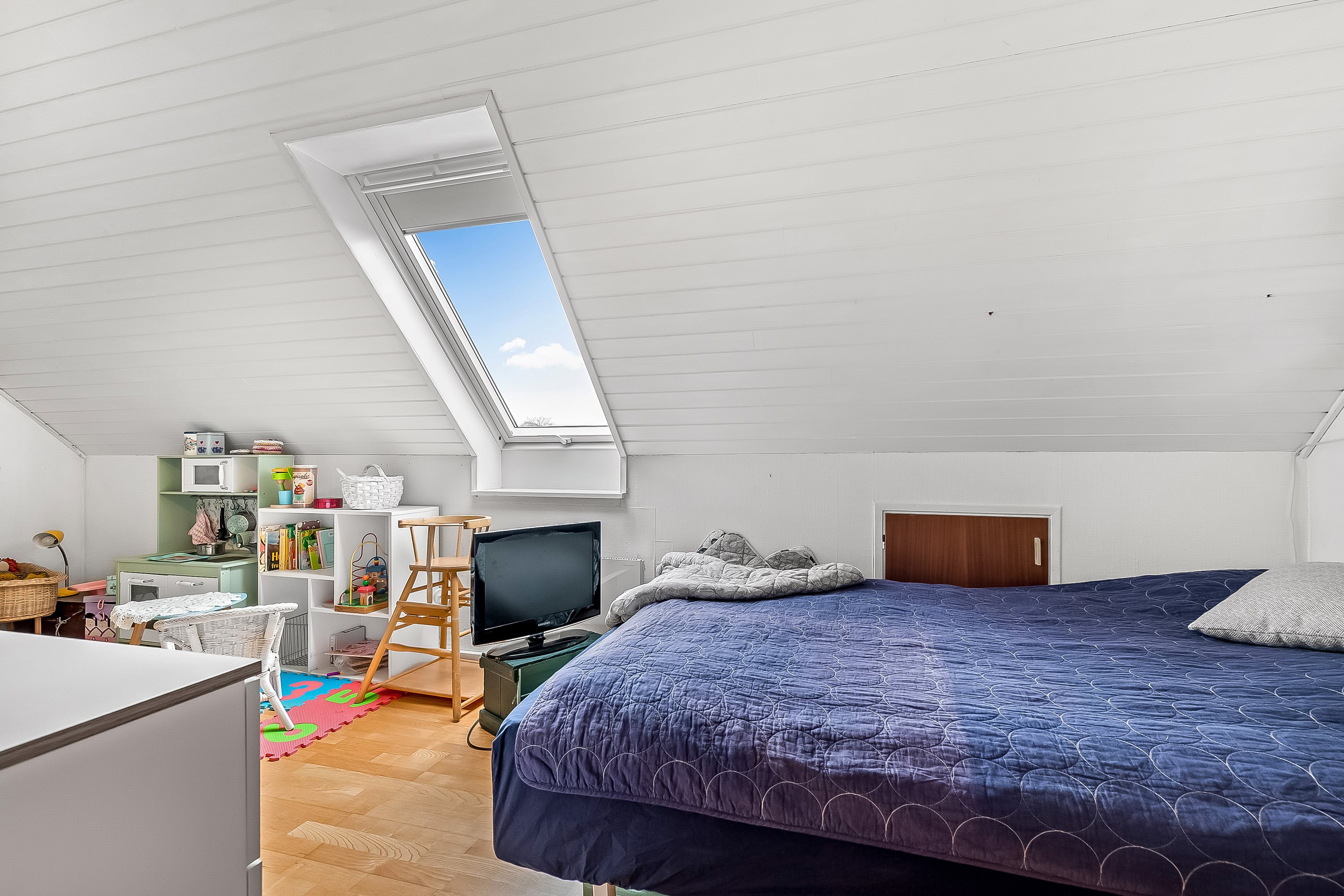 Fremhævet værelse, tagetage billede i fuldskærmstilstand. Billede af Holtegårdsvej 22, Erritsø, 7000 Fredericia