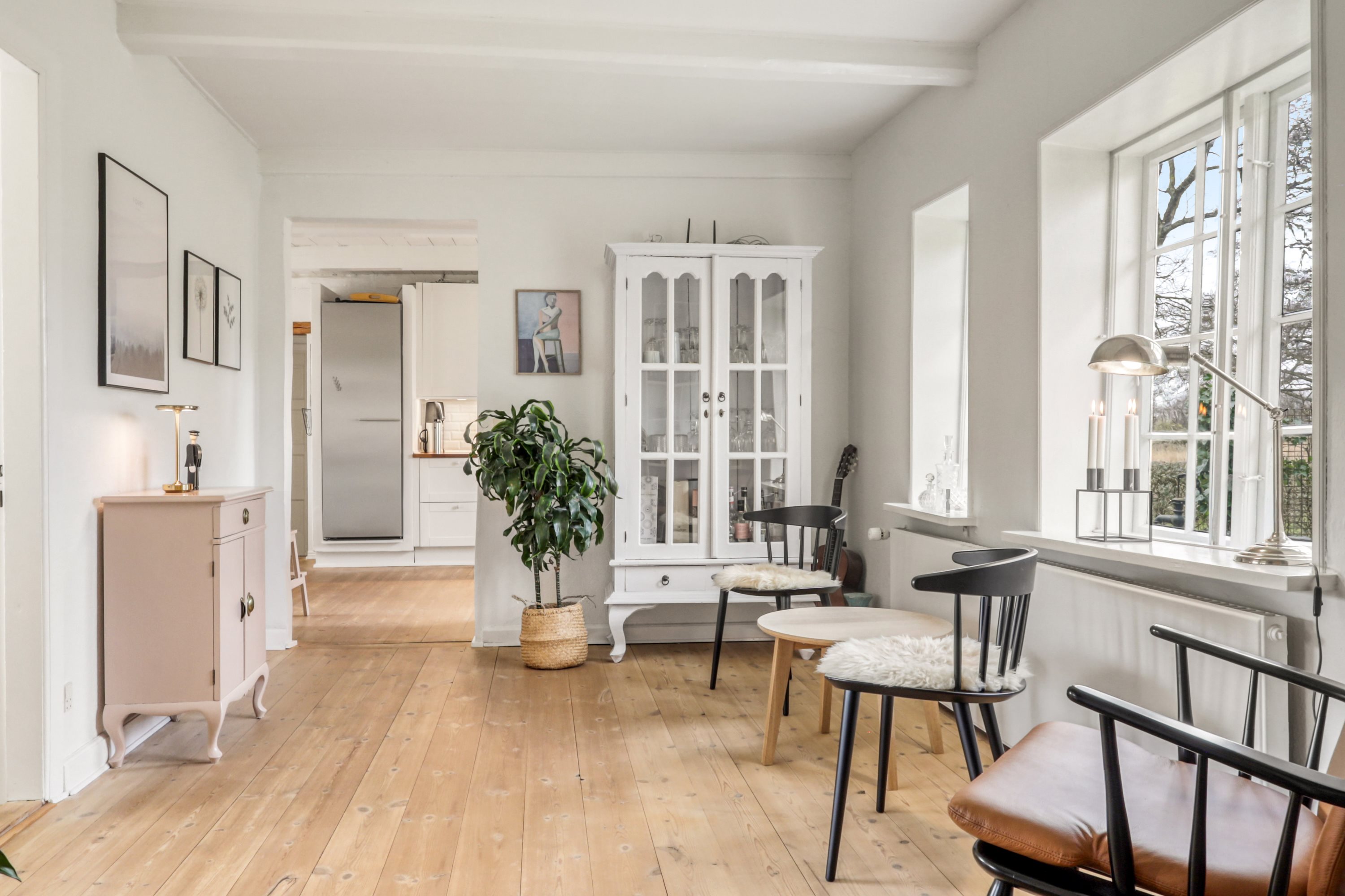 Fremhævet stue billede i fuldskærmstilstand. Billede af Elvira Madigans Vej 14, Tåsinge, 5700 Svendborg