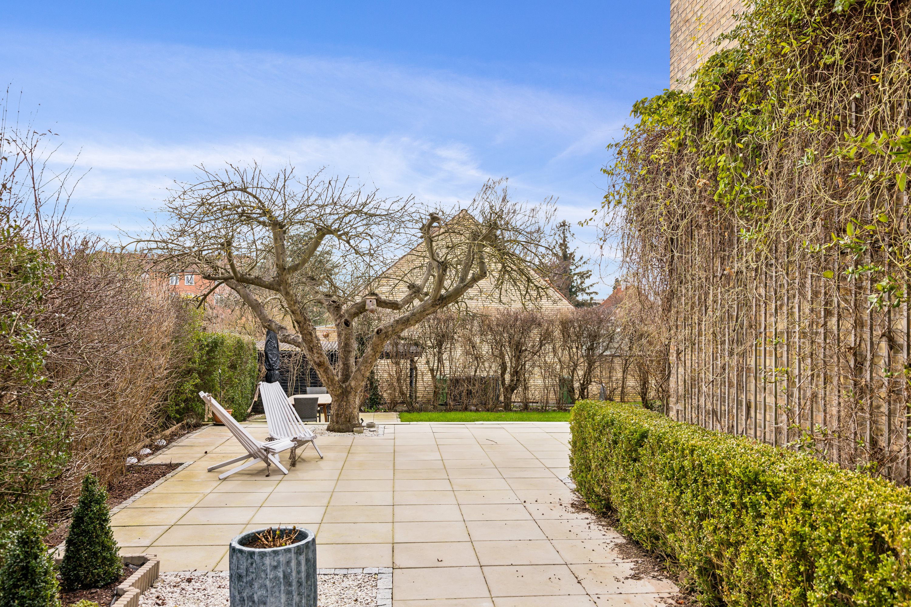 Fremhævet terrasse billede i fuldskærmstilstand. Billede af Erichsensvej 8, st.., 2820 Gentofte