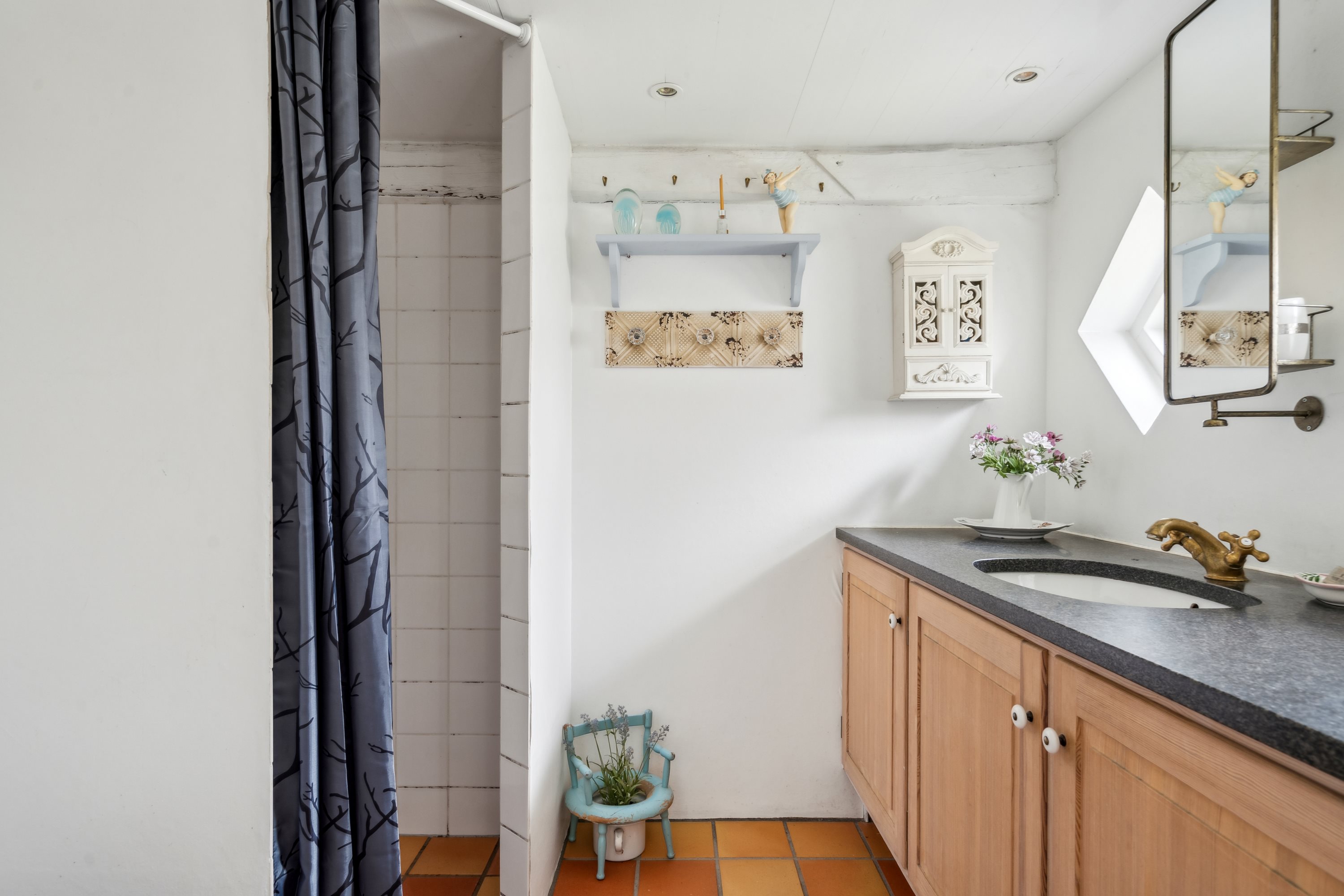 Fremhævet badeværelse billede i fuldskærmstilstand. Billede af Agersigen 22, Vesterø Havn, 9940 Læsø