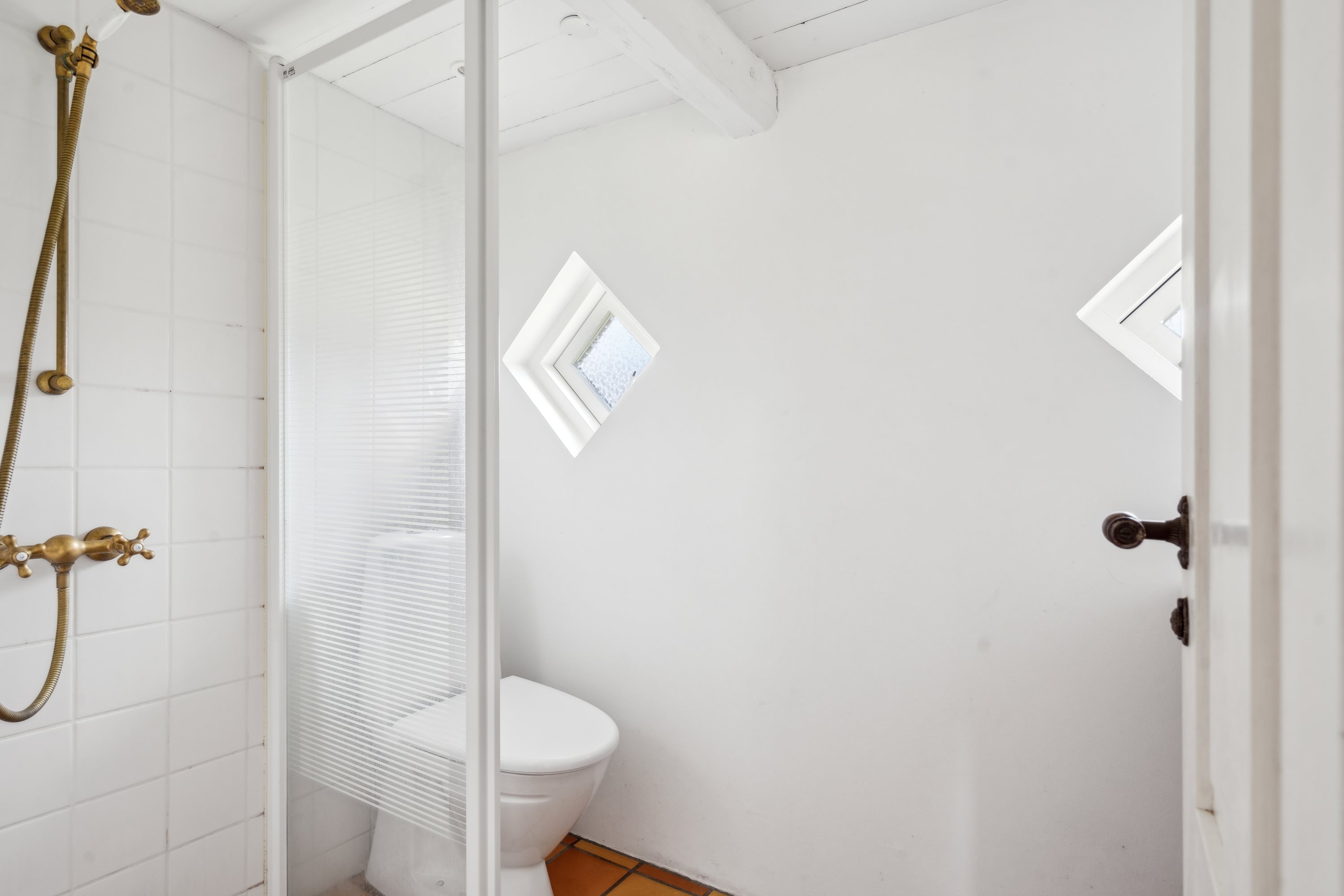 Fremhævet badeværelse billede i fuldskærmstilstand. Billede af Agersigen 22, Vesterø Havn, 9940 Læsø