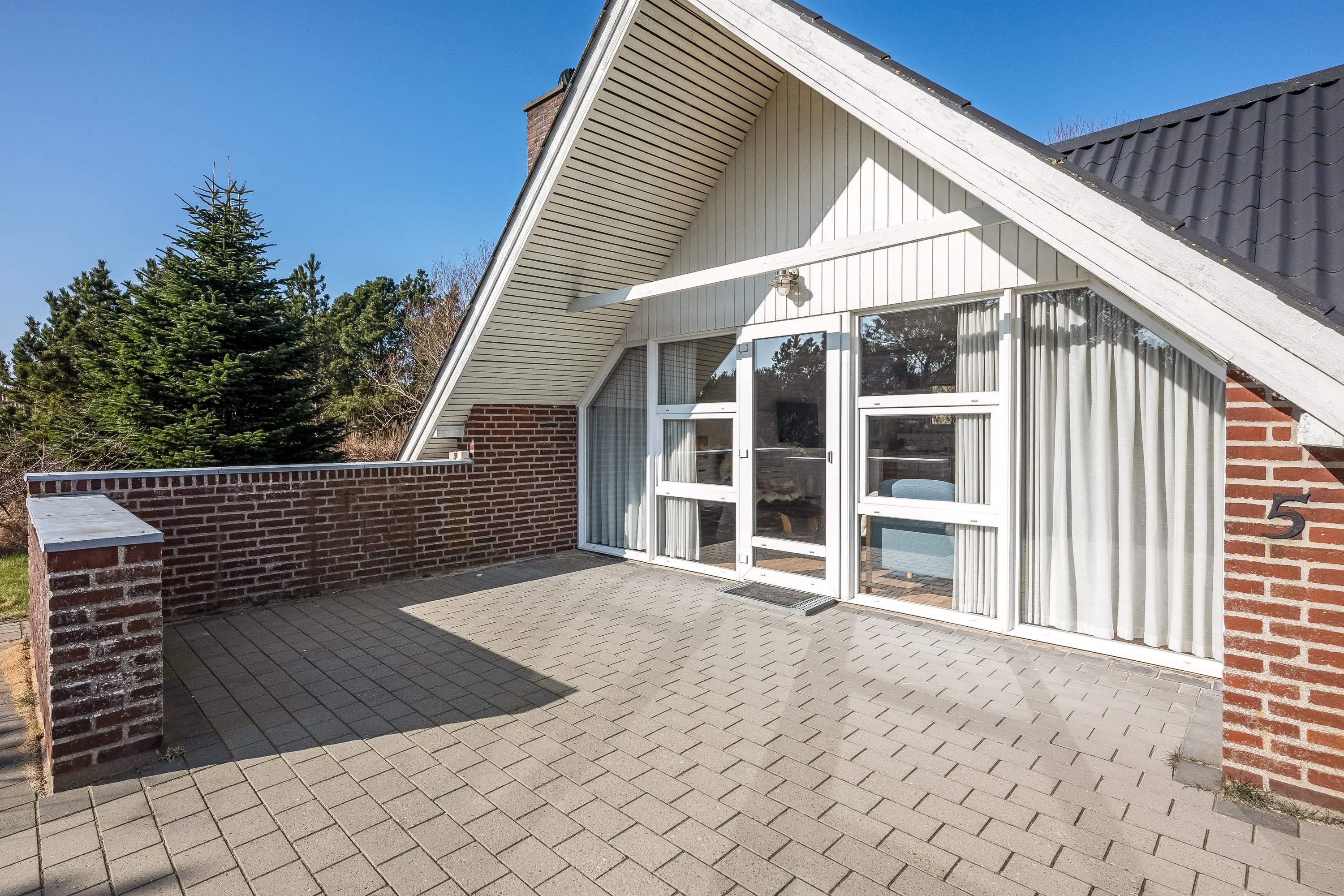 Fremhævet terrasse billede i fuldskærmstilstand. Billede af Hjelmevej 5, Søndervig, 6950 Ringkøbing