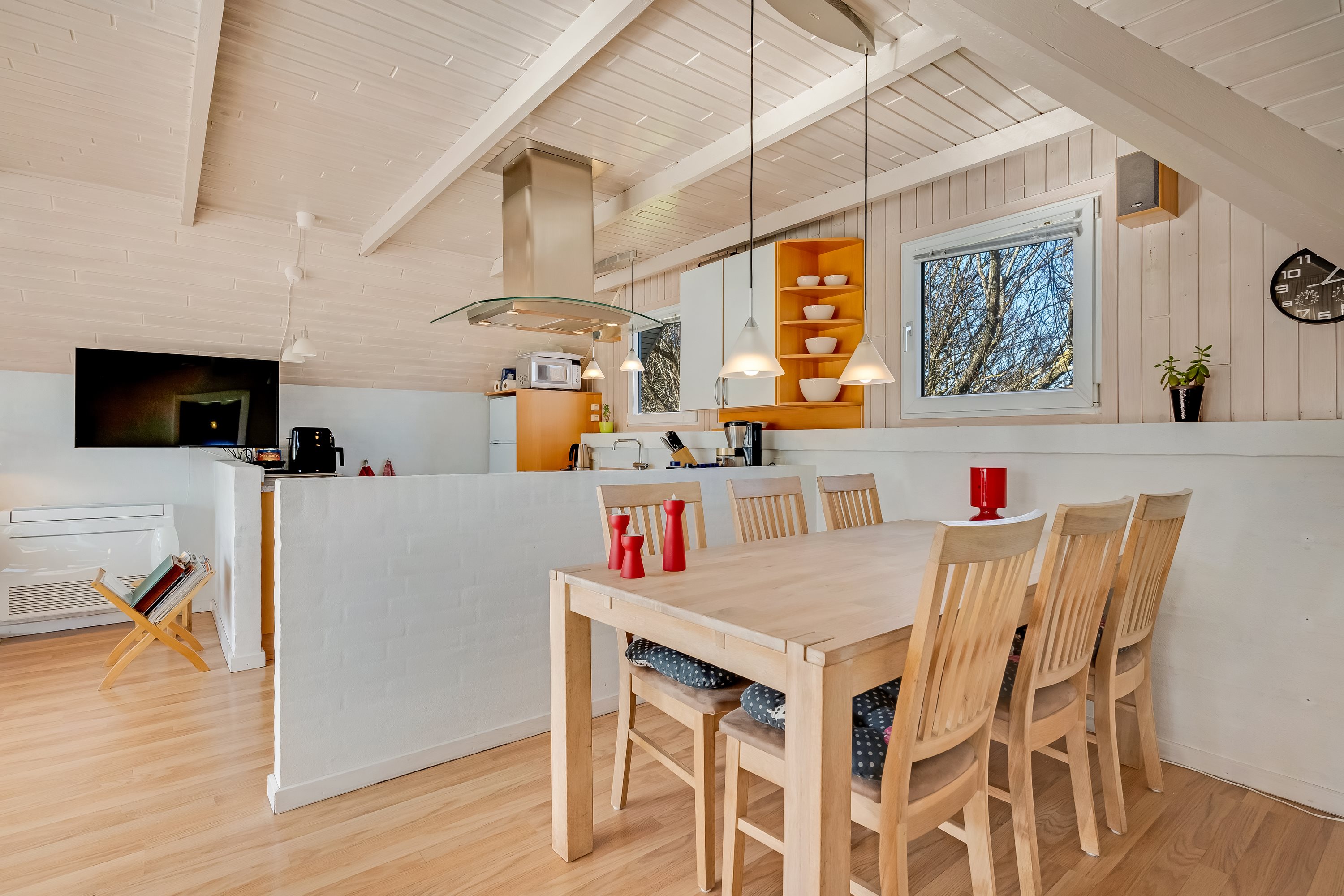 Fremhævet køkken billede i fuldskærmstilstand. Billede af Hjelmevej 5, Søndervig, 6950 Ringkøbing