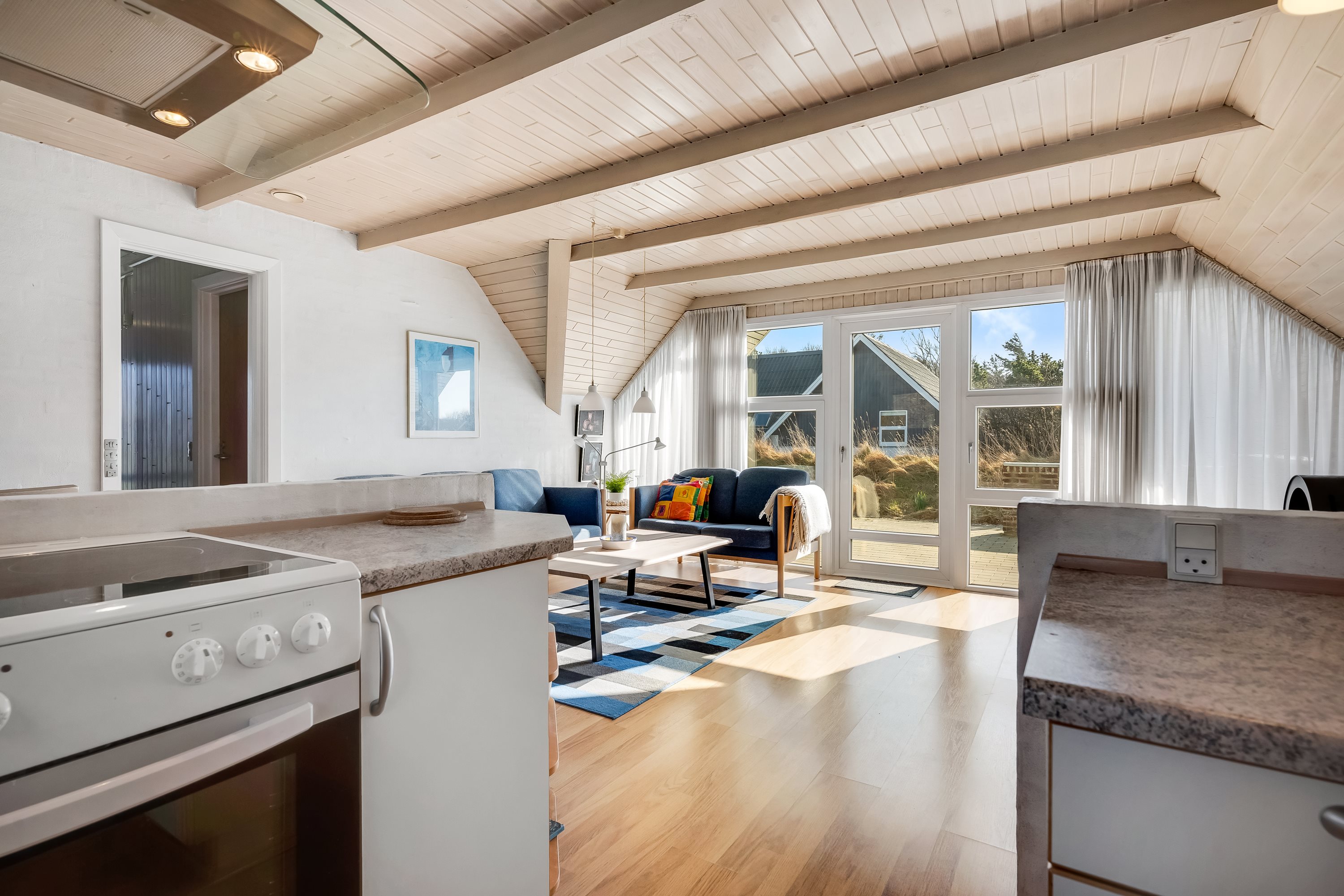 Fremhævet køkken billede i fuldskærmstilstand. Billede af Hjelmevej 5, Søndervig, 6950 Ringkøbing