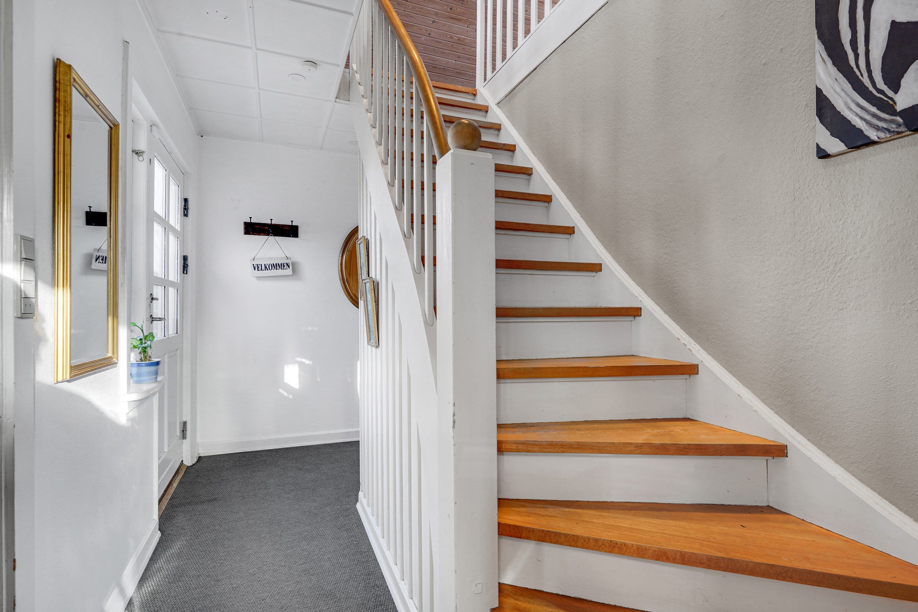 Fremhævet entré billede i fuldskærmstilstand. Billede af Almstokvej 17, 7190 Billund