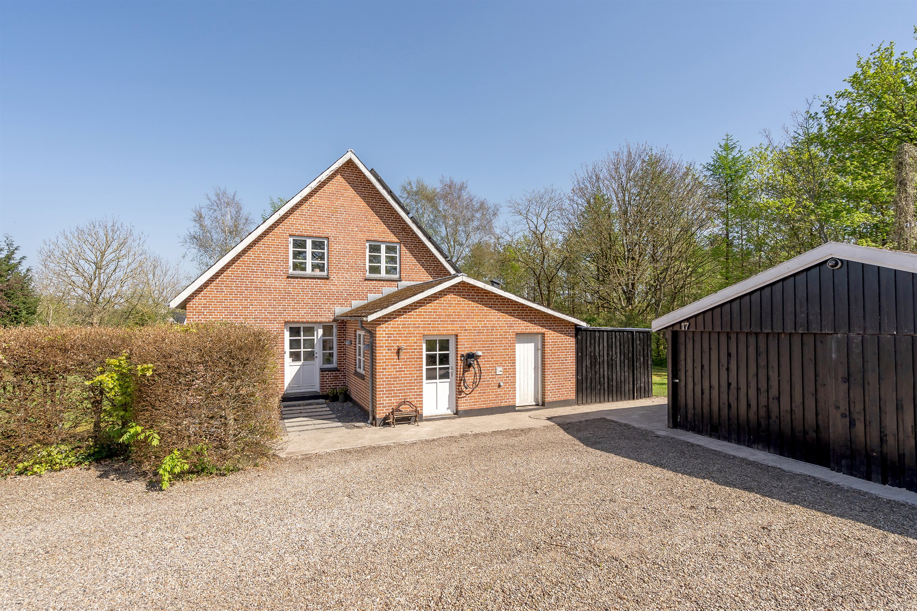 Fremhævet ejendommen billede i fuldskærmstilstand. Billede af Almstokvej 17, 7190 Billund