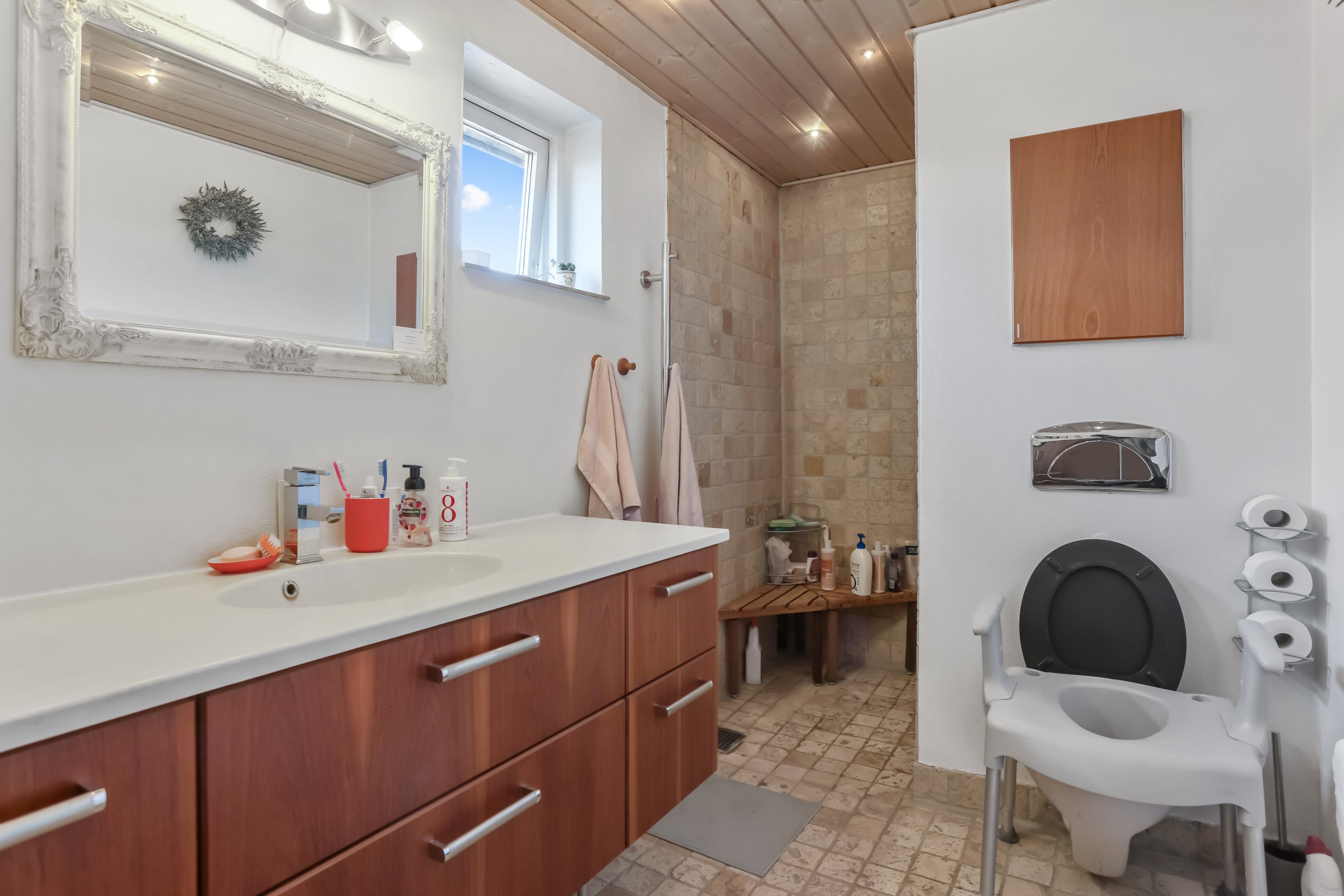 Fremhævet badeværelse billede i fuldskærmstilstand. Billede af Gl. Århusvej 93A, 8800 Viborg