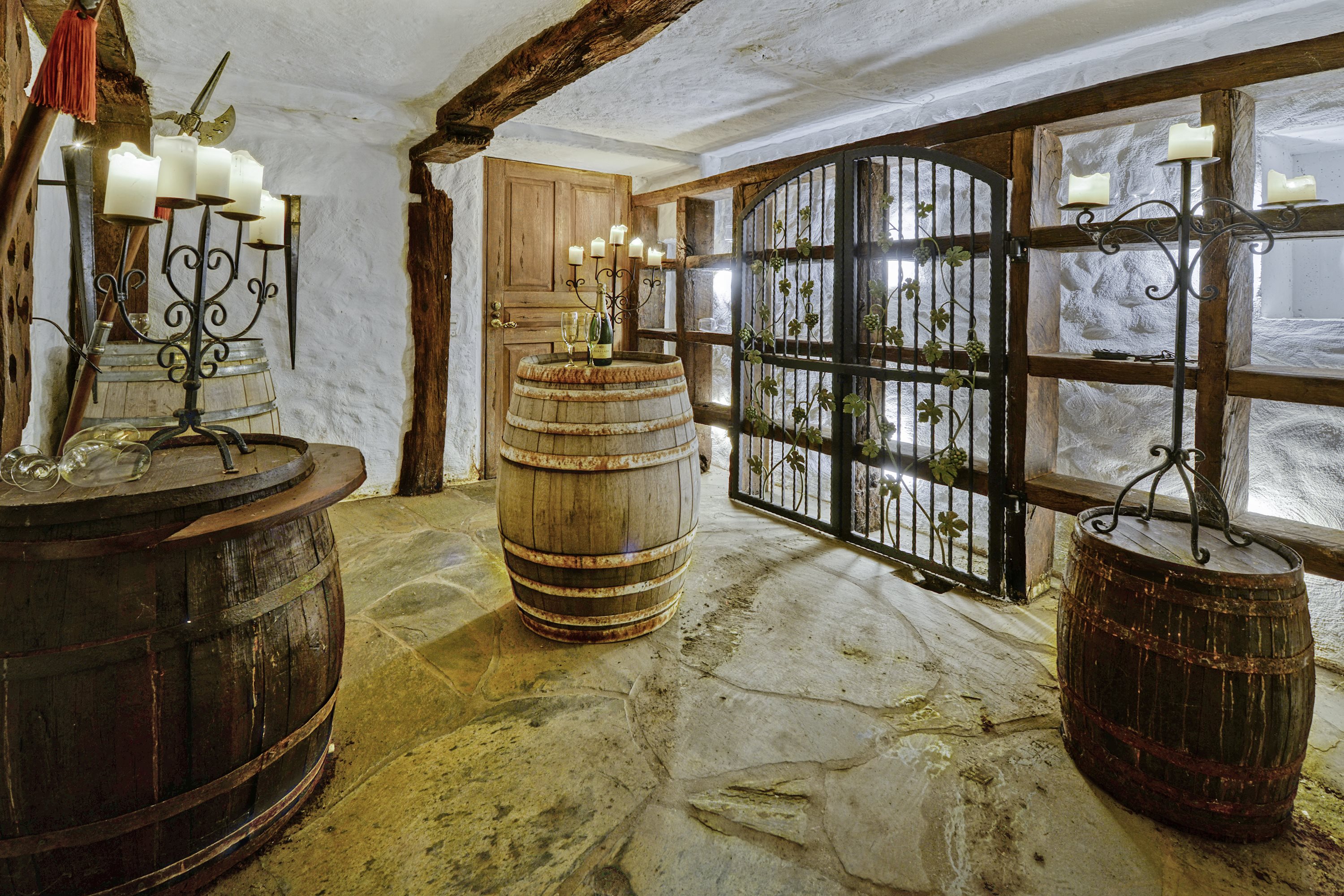 Fremhævet vinkælder billede i fuldskærmstilstand. Billede af Ronæsvej 8, Ronæs, 5580 Nørre Aaby