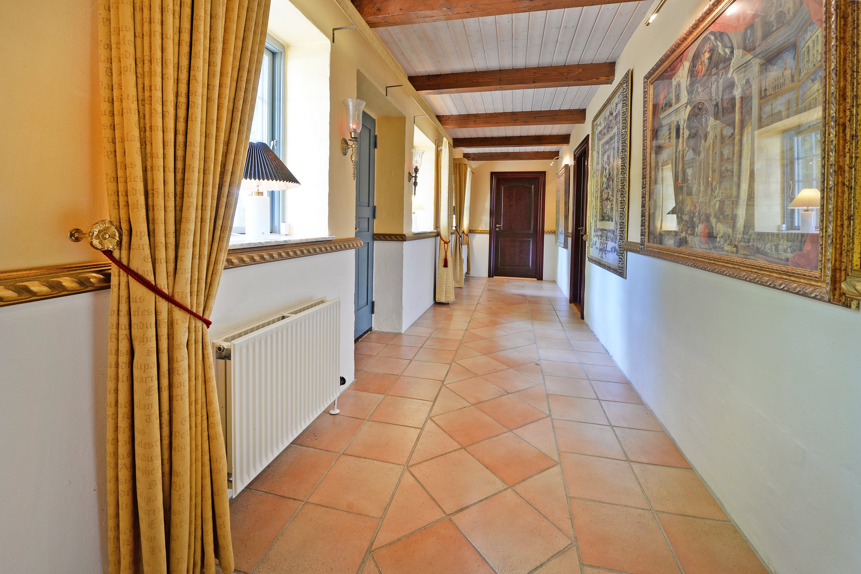 Fremhævet gang billede i fuldskærmstilstand. Billede af Ronæsvej 8, Ronæs, 5580 Nørre Aaby