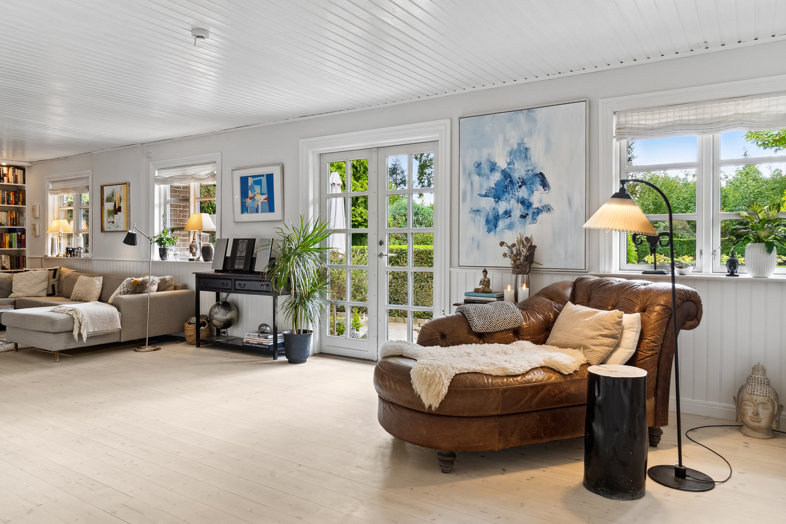 Fremhævet stue billede i fuldskærmstilstand. Billede af Kong Valdemars Vej 46, Søllerød, 2840 Holte